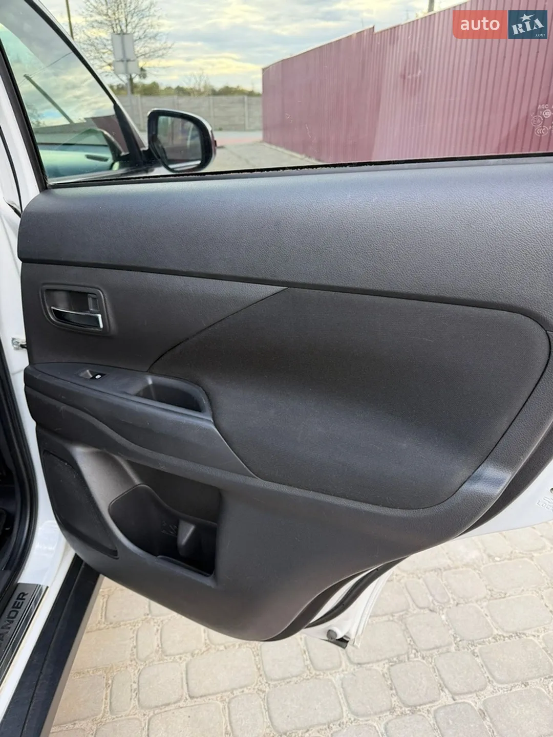 2016 Mitsubishi Outlander - мініатюра 31
