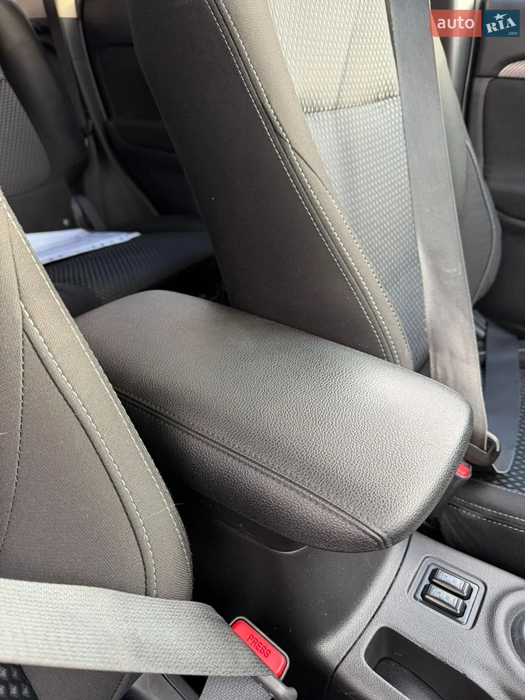 2016 Mitsubishi Outlander - мініатюра 43