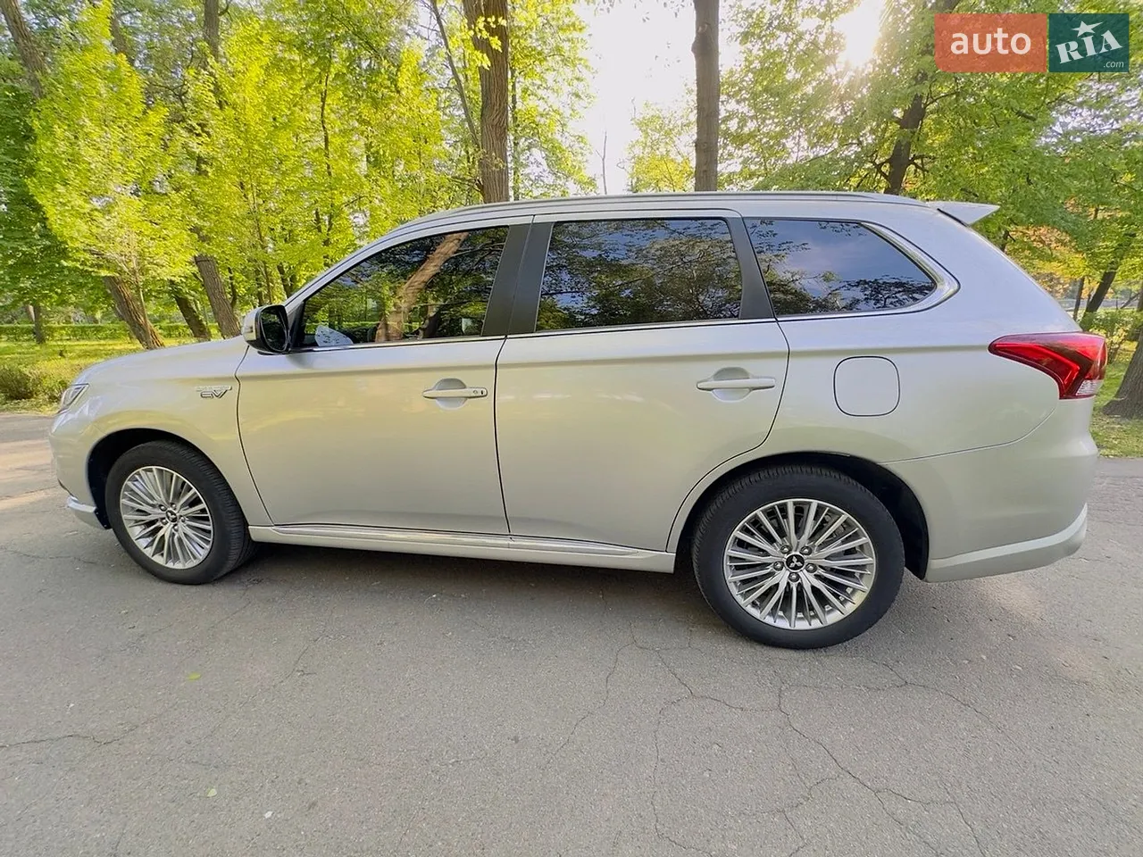 2022 Mitsubishi Outlander - мініатюра 25