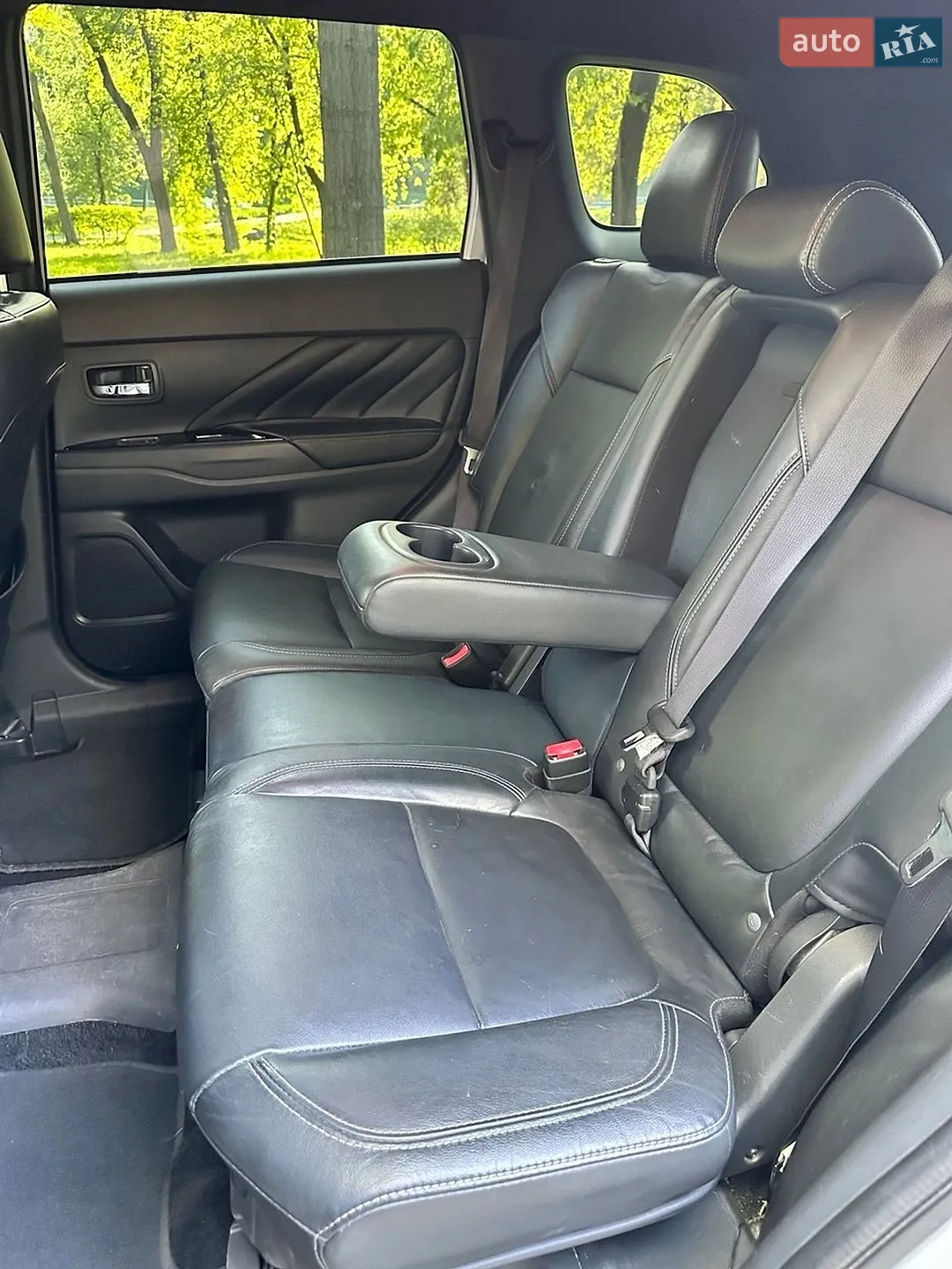 2022 Mitsubishi Outlander - мініатюра 31