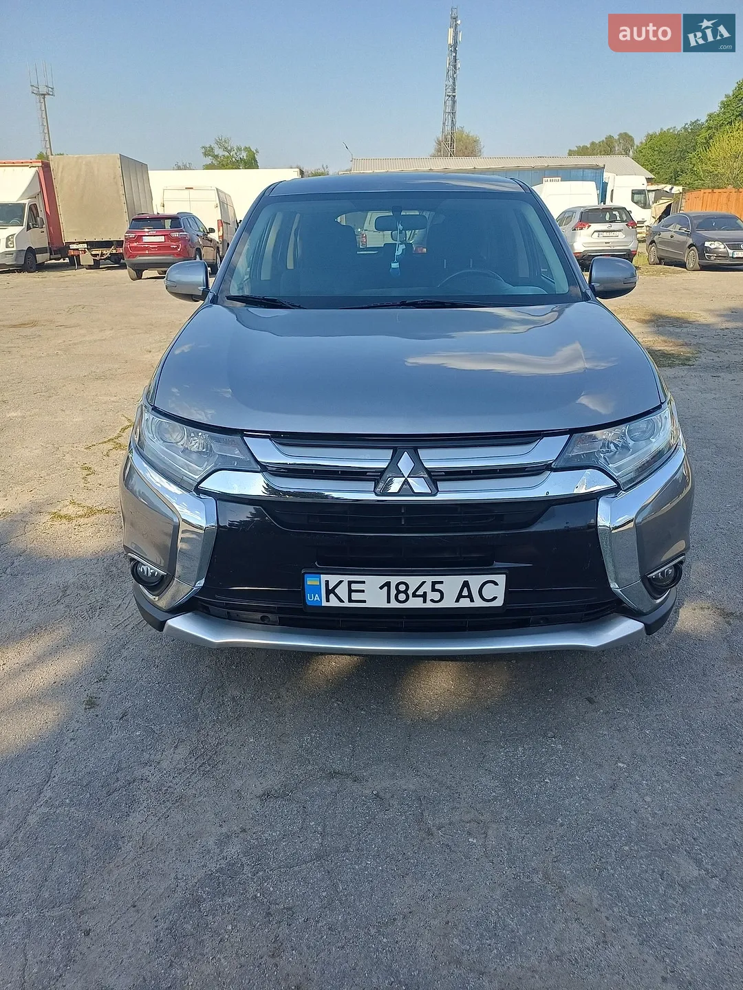 2018 Mitsubishi Outlander - фото 1
