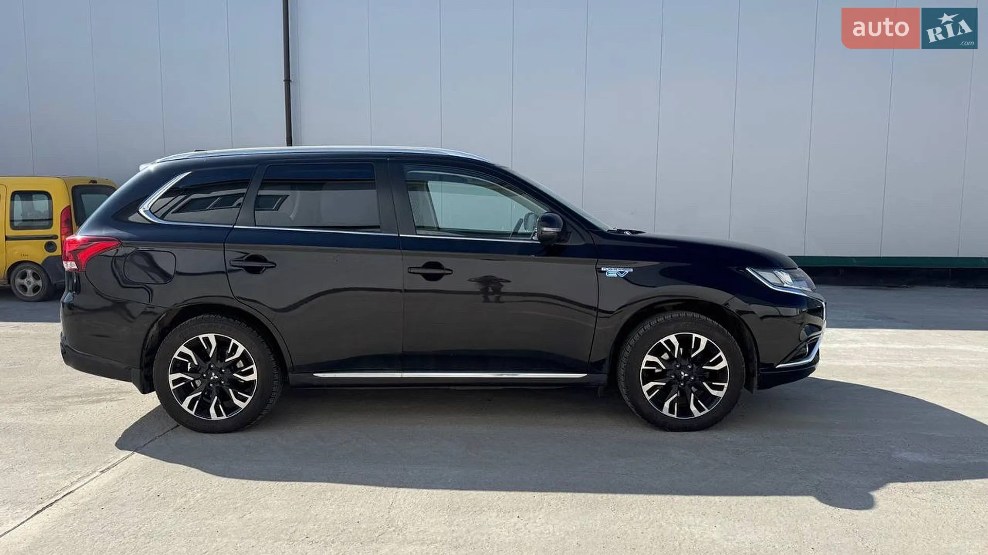 2016 Mitsubishi Outlander - мініатюра 4