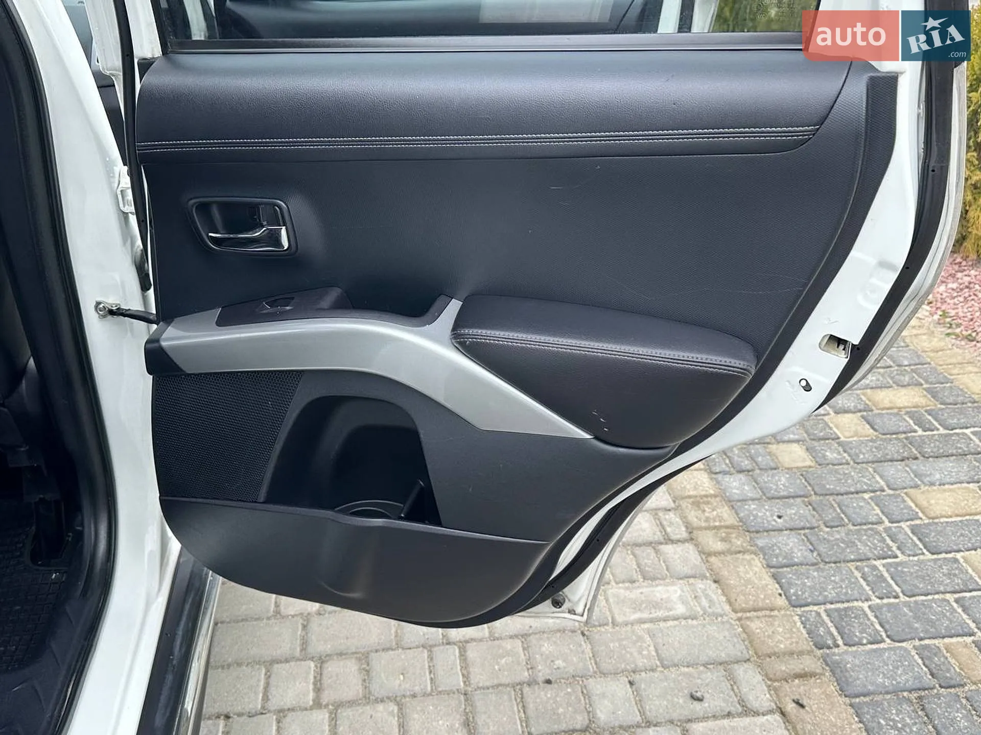2012 Mitsubishi Outlander - мініатюра 26