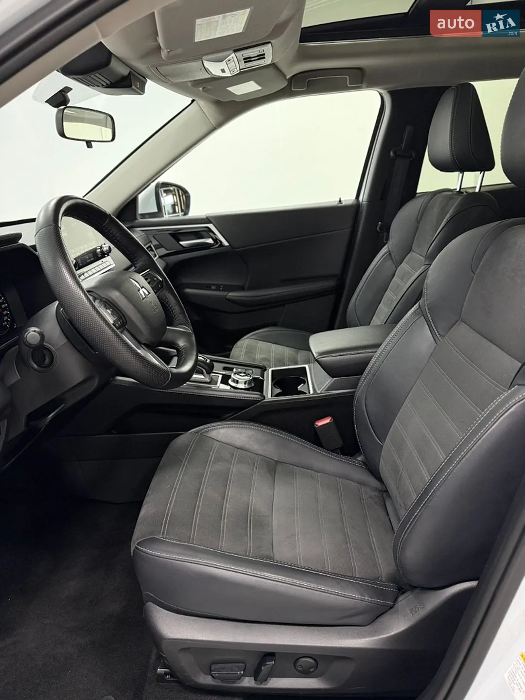 2024 Mitsubishi Outlander - мініатюра 20