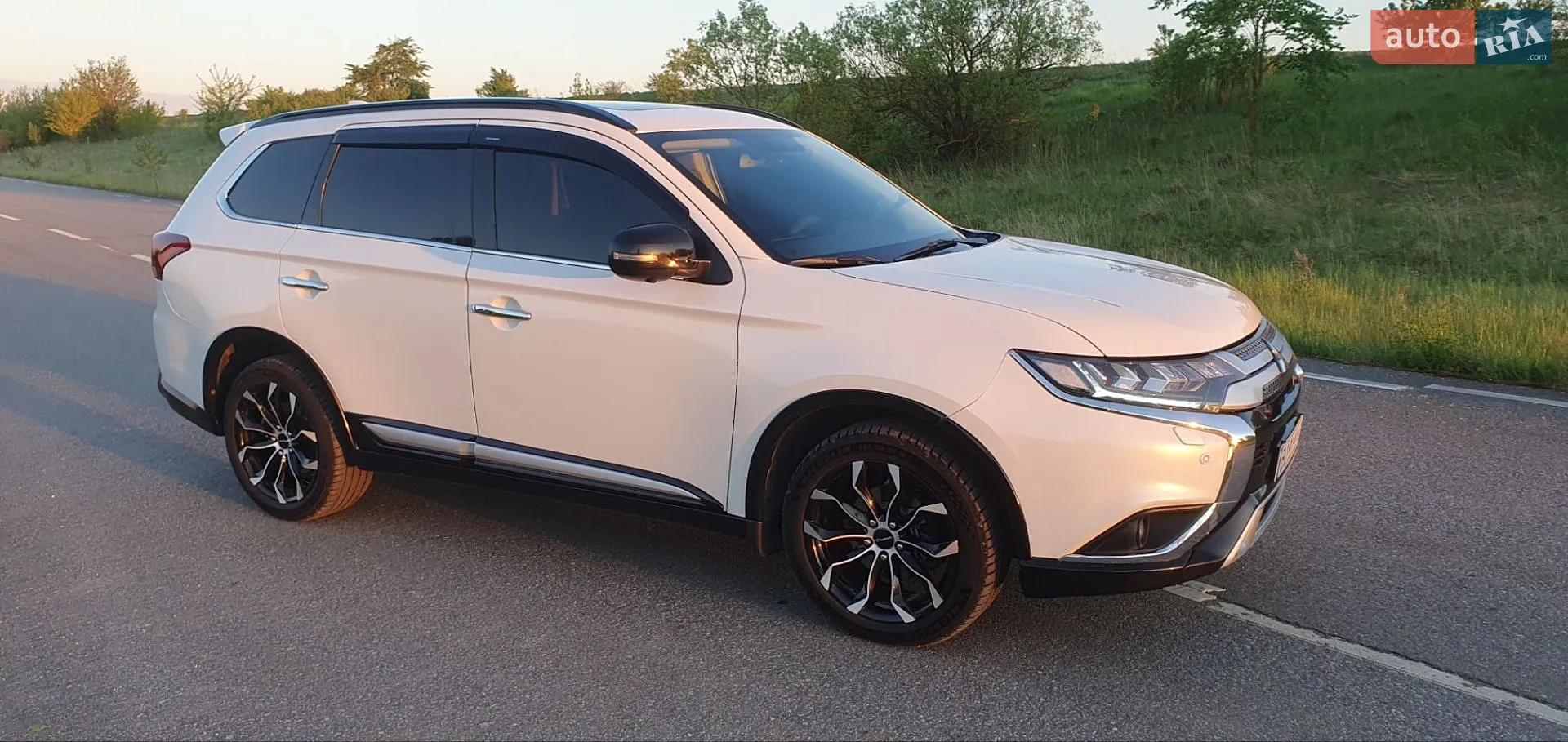 2018 Mitsubishi Outlander - мініатюра 2