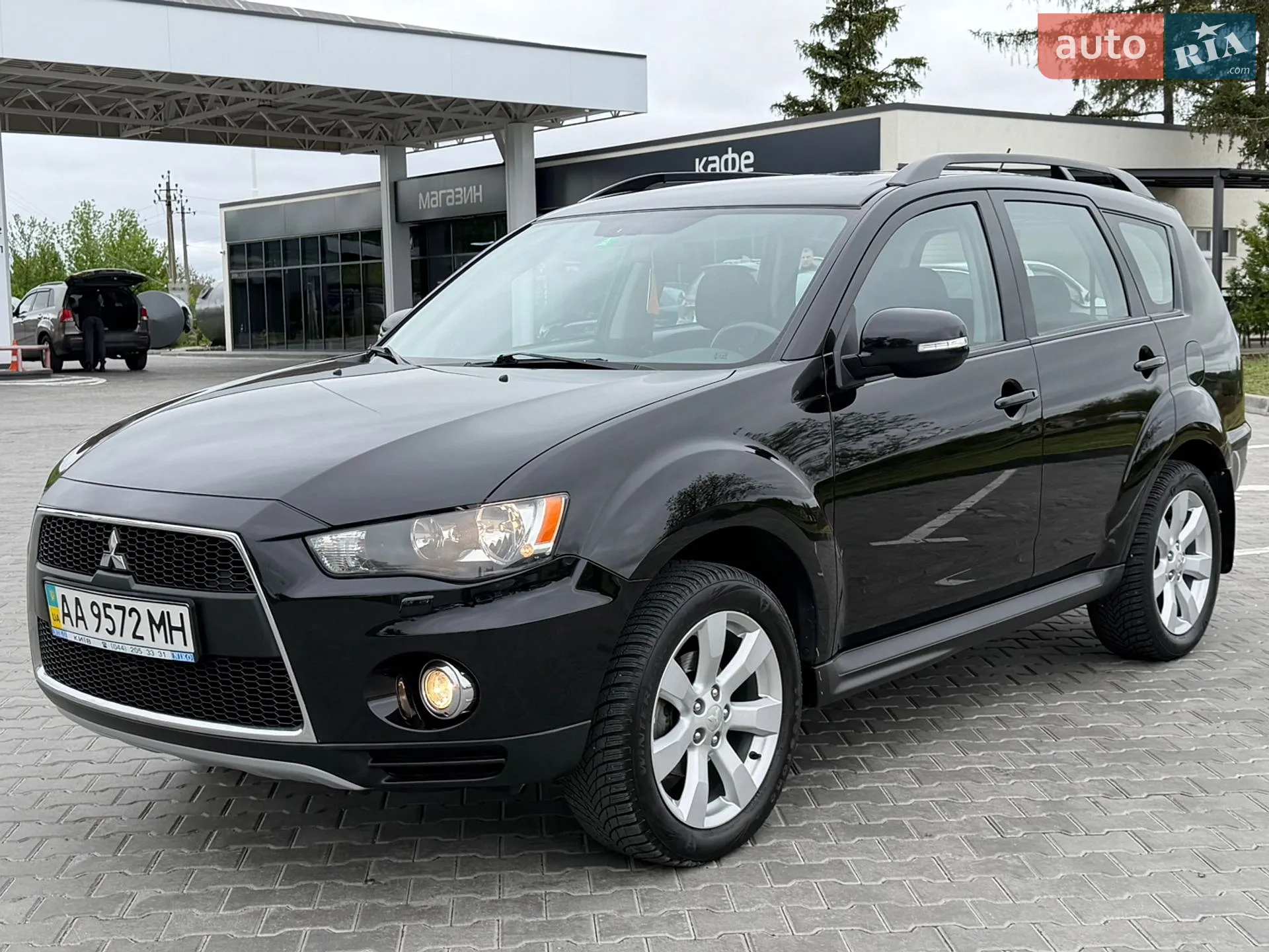2012 Mitsubishi Outlander - фото 1
