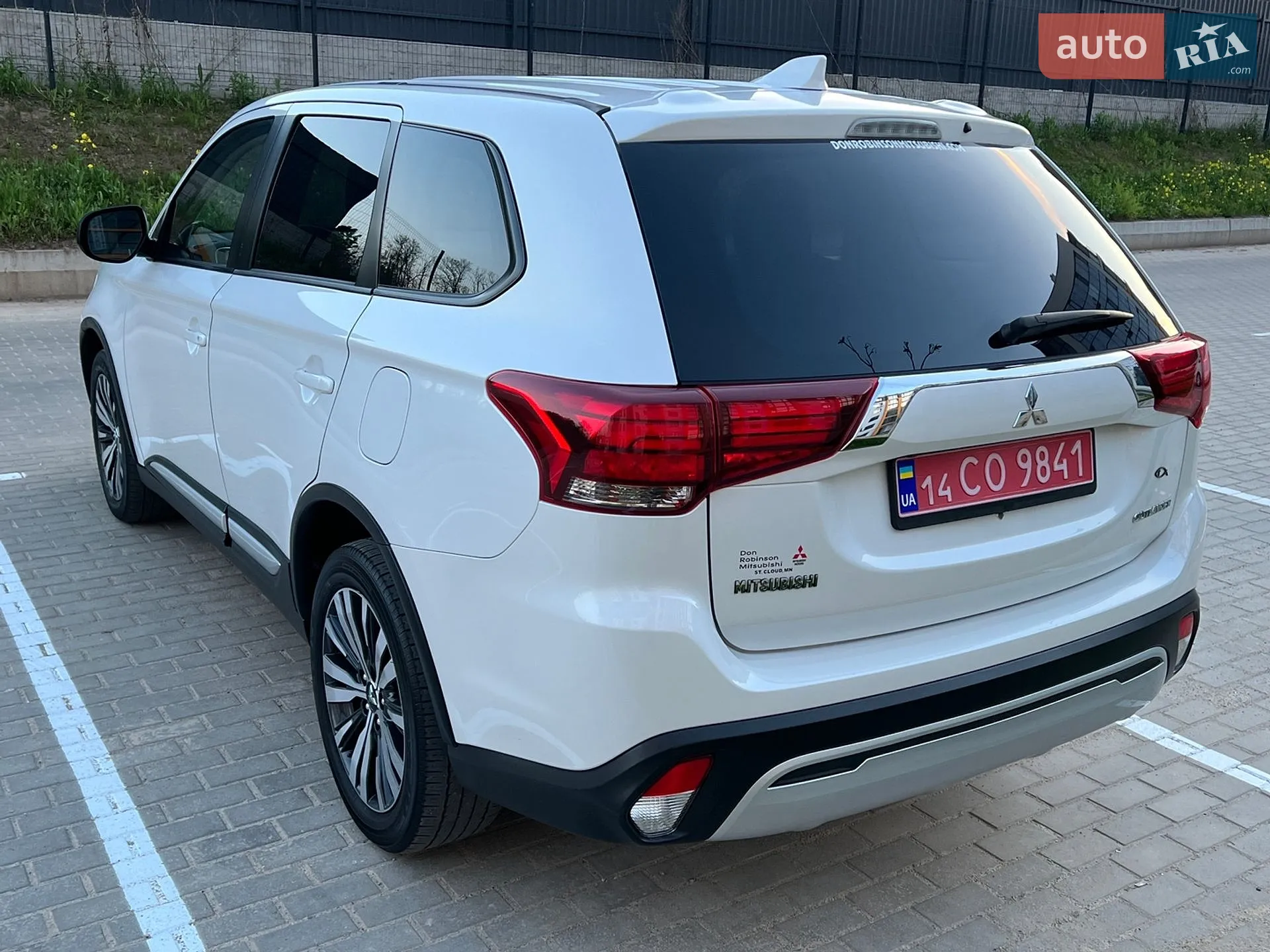 2019 Mitsubishi Outlander - мініатюра 9