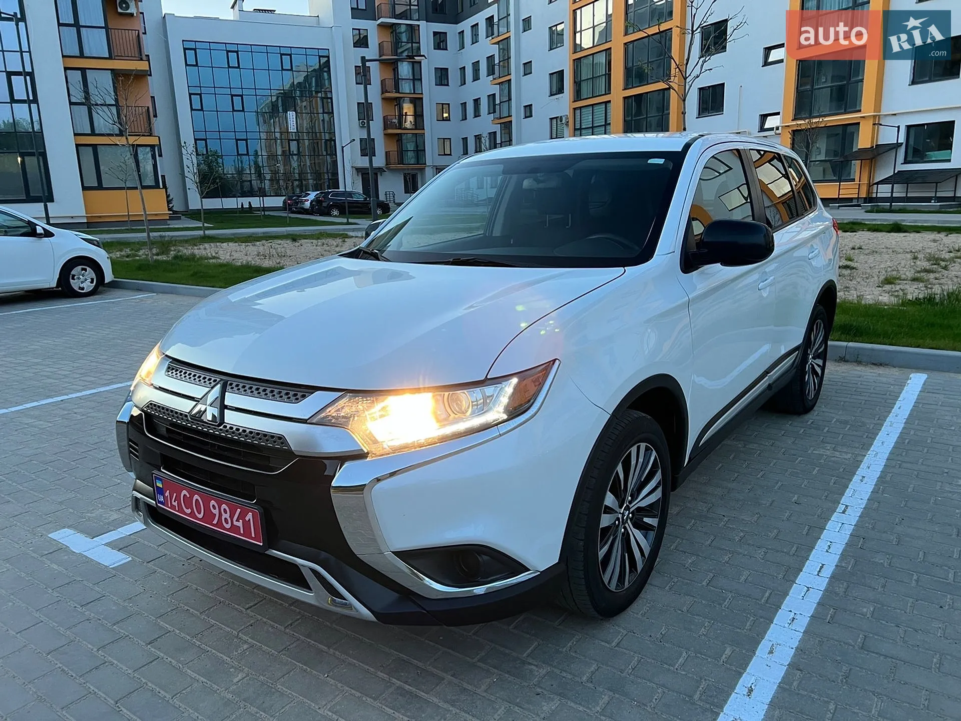 2019 Mitsubishi Outlander - мініатюра 16