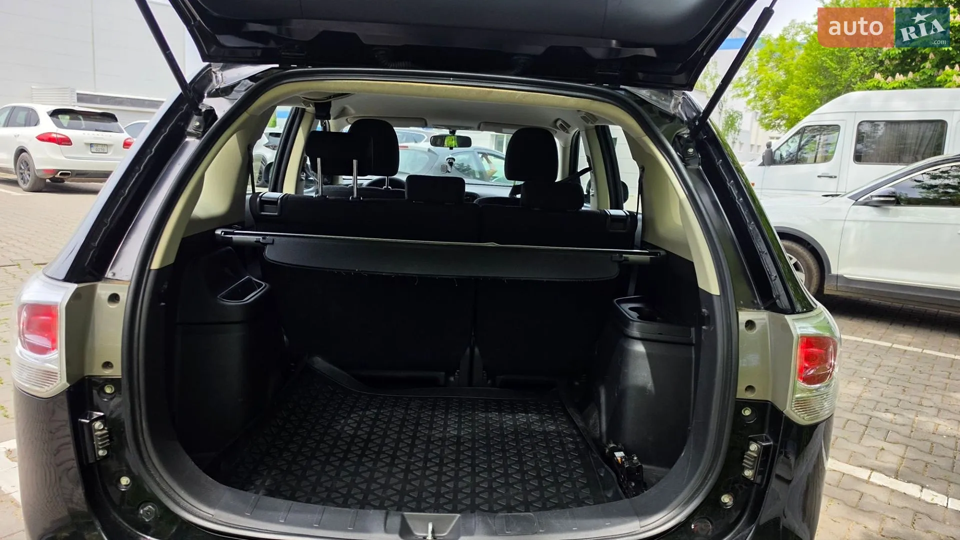 2012 Mitsubishi Outlander - мініатюра 10