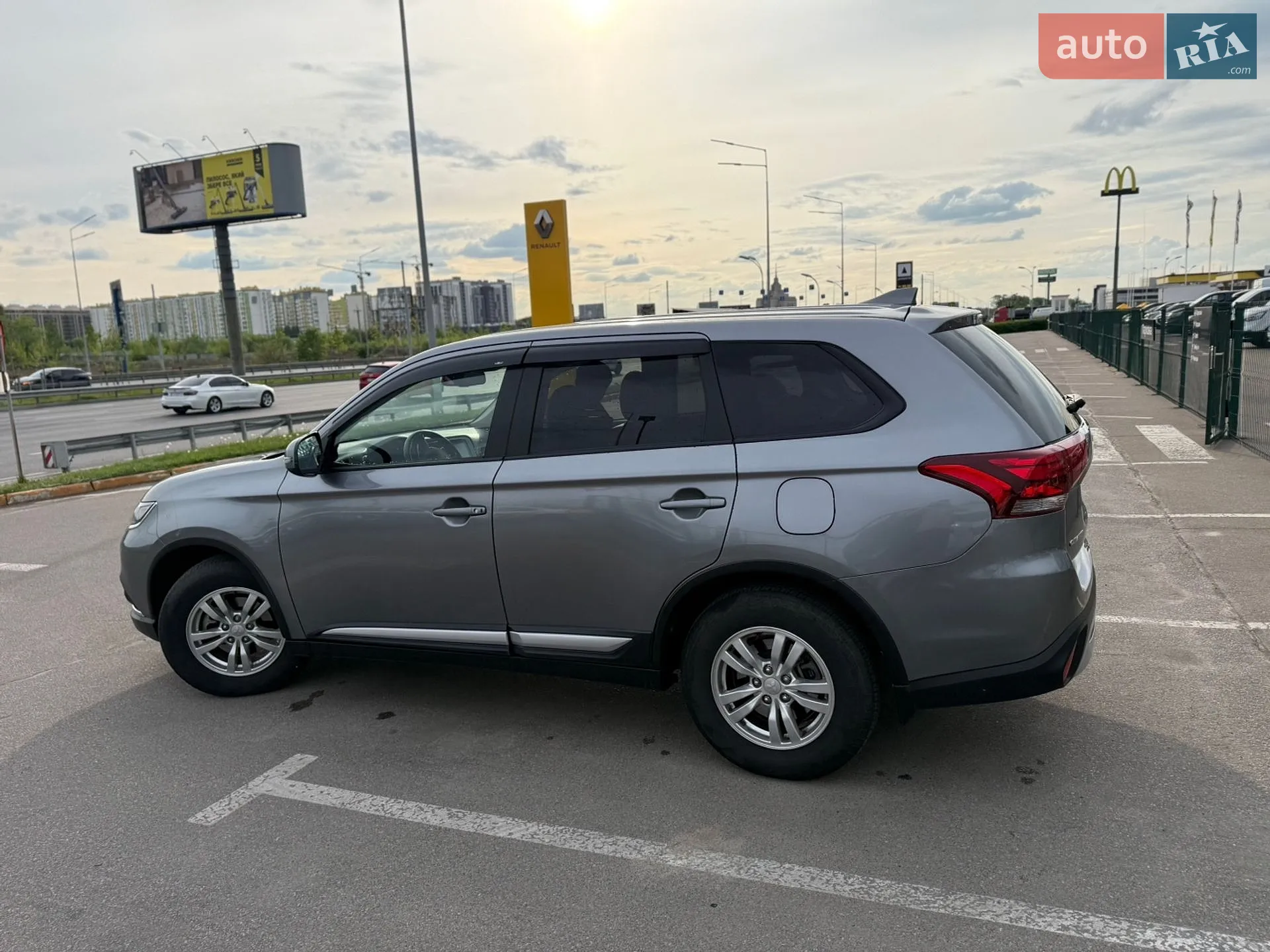 2019 Mitsubishi Outlander - мініатюра 5