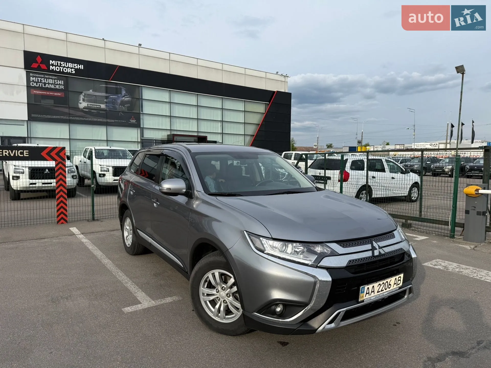 2019 Mitsubishi Outlander - мініатюра 3