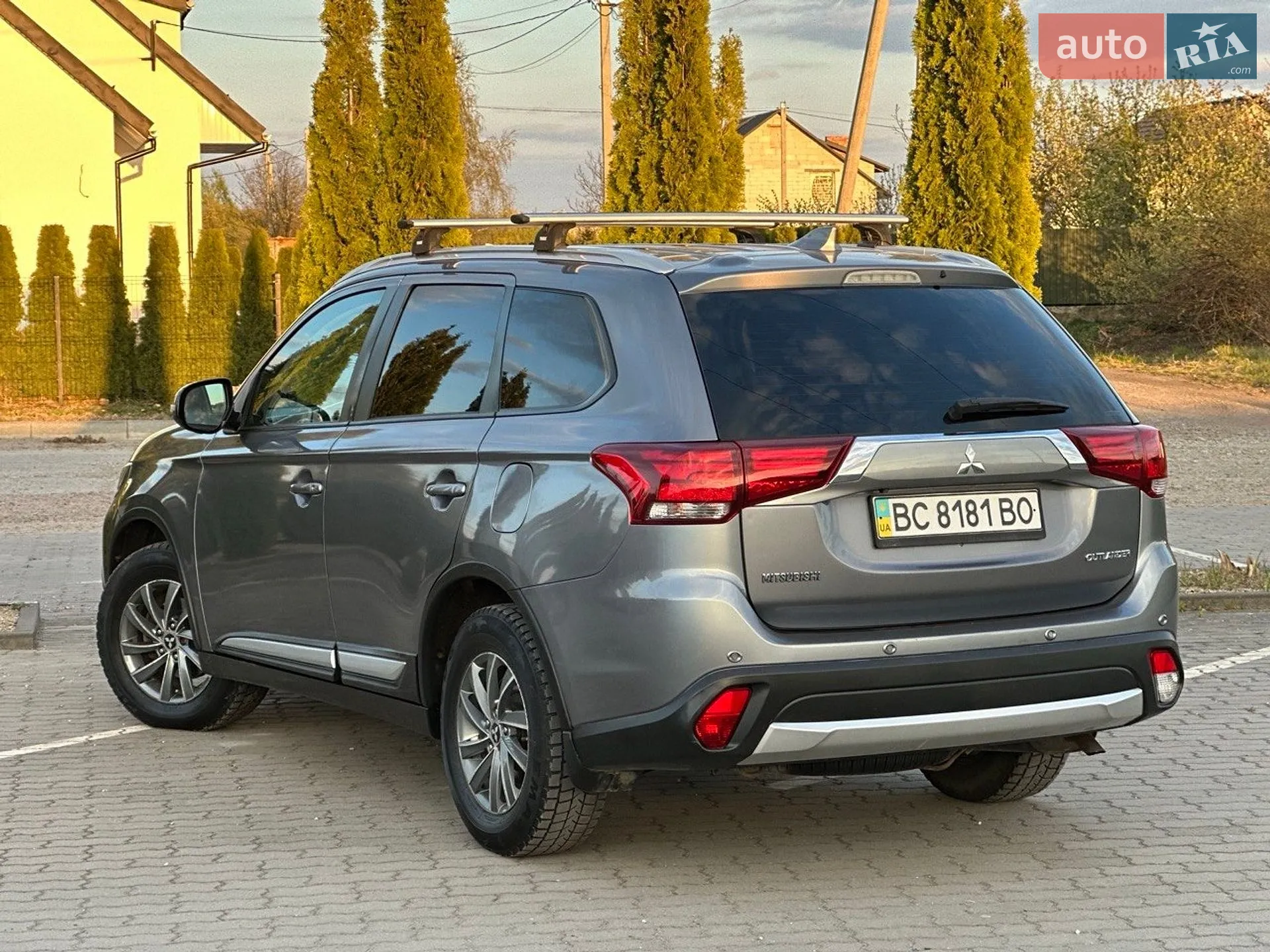 2017 Mitsubishi Outlander - мініатюра 16