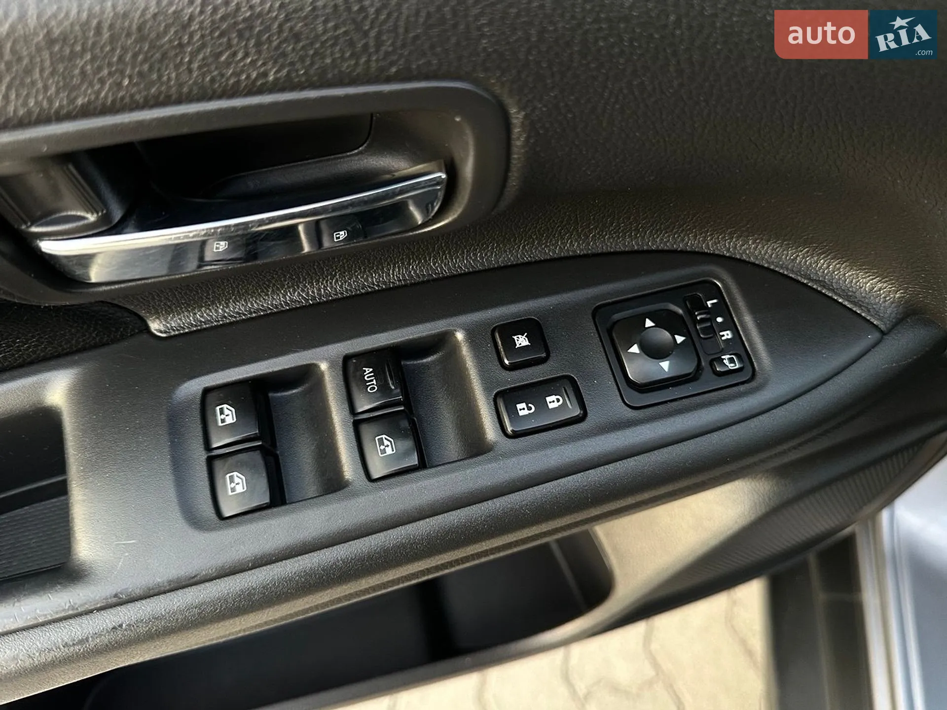 2017 Mitsubishi Outlander - мініатюра 48