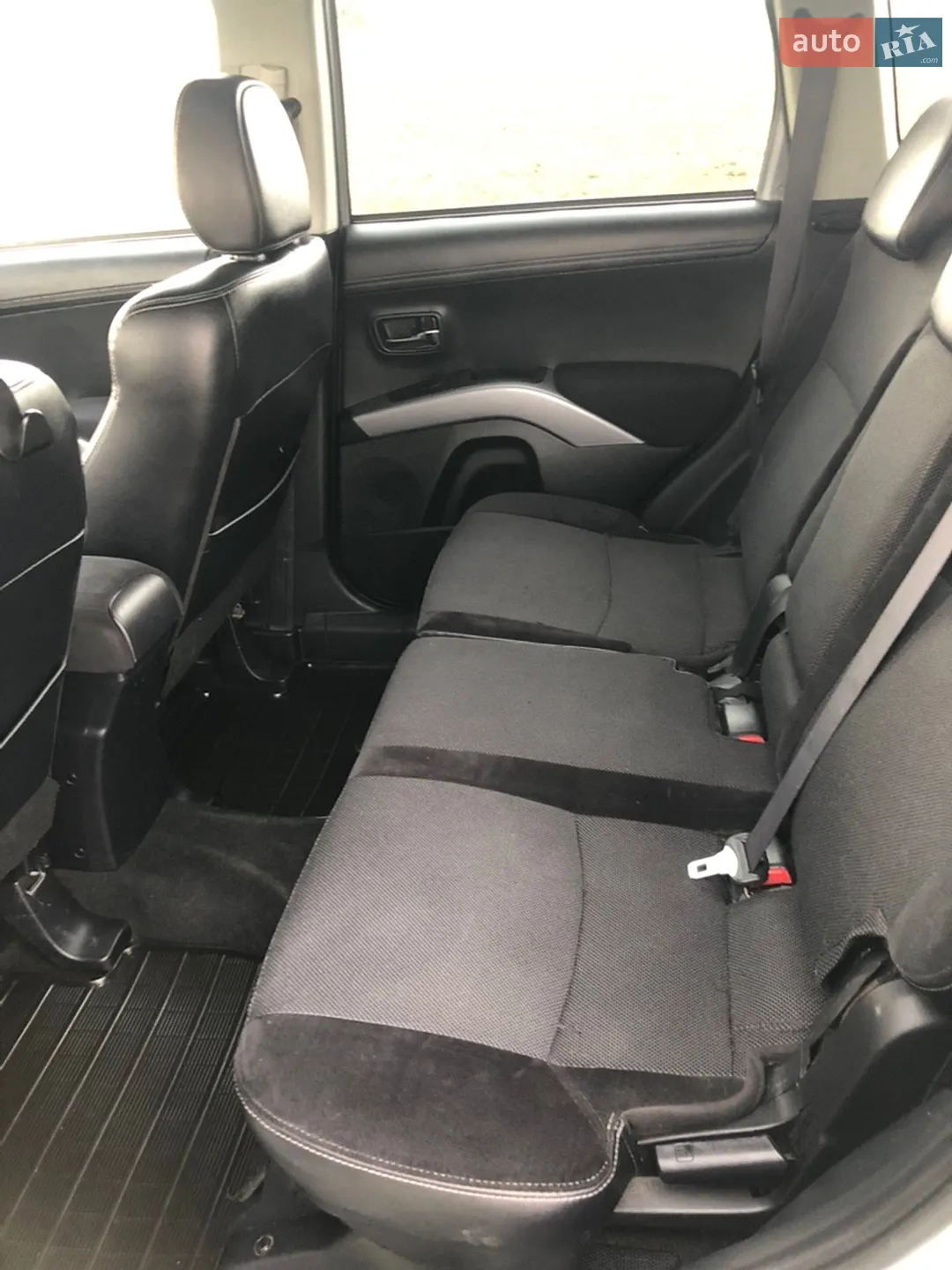 2010 Mitsubishi Outlander - мініатюра 17