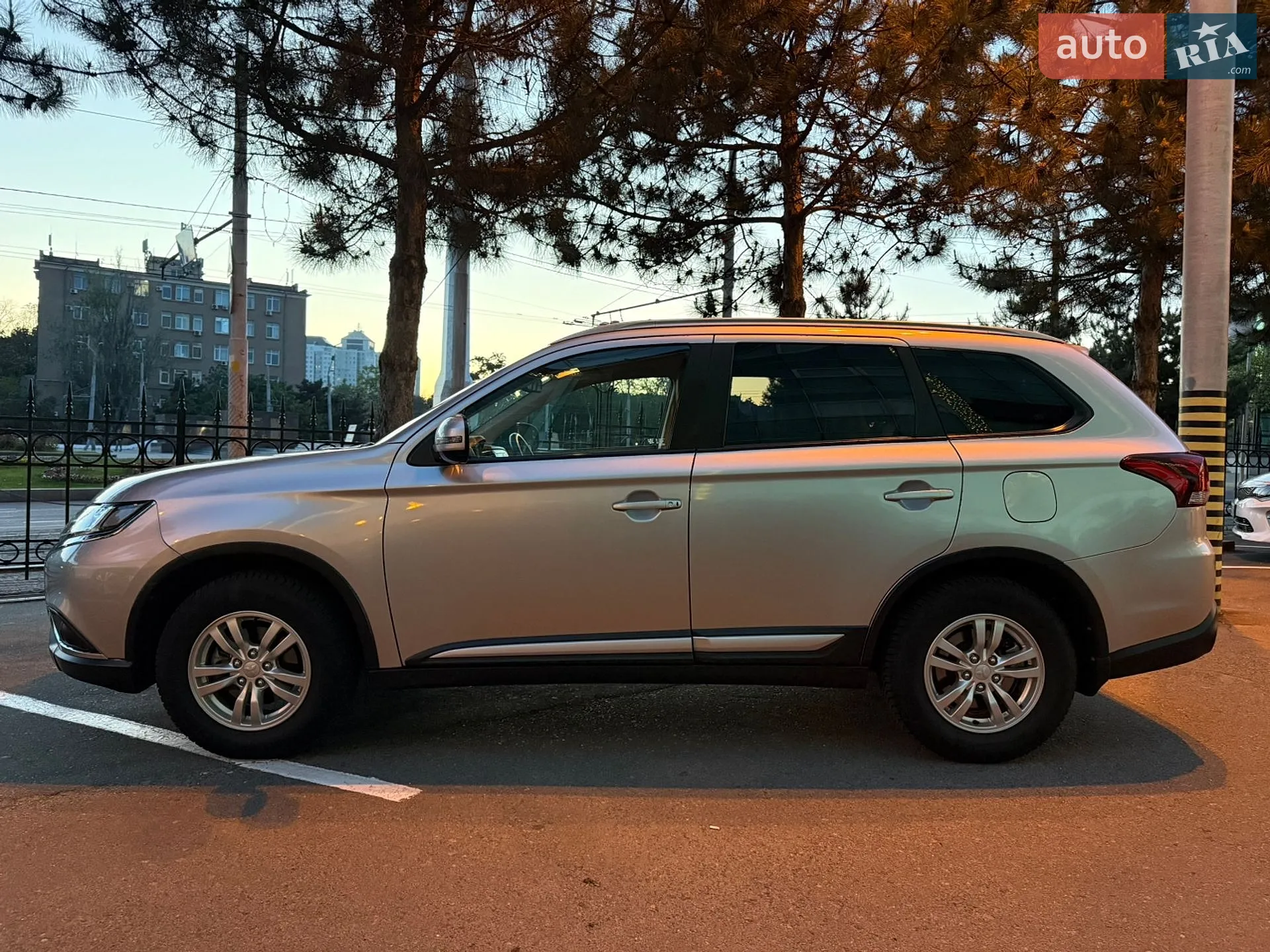 2019 Mitsubishi Outlander - мініатюра 6