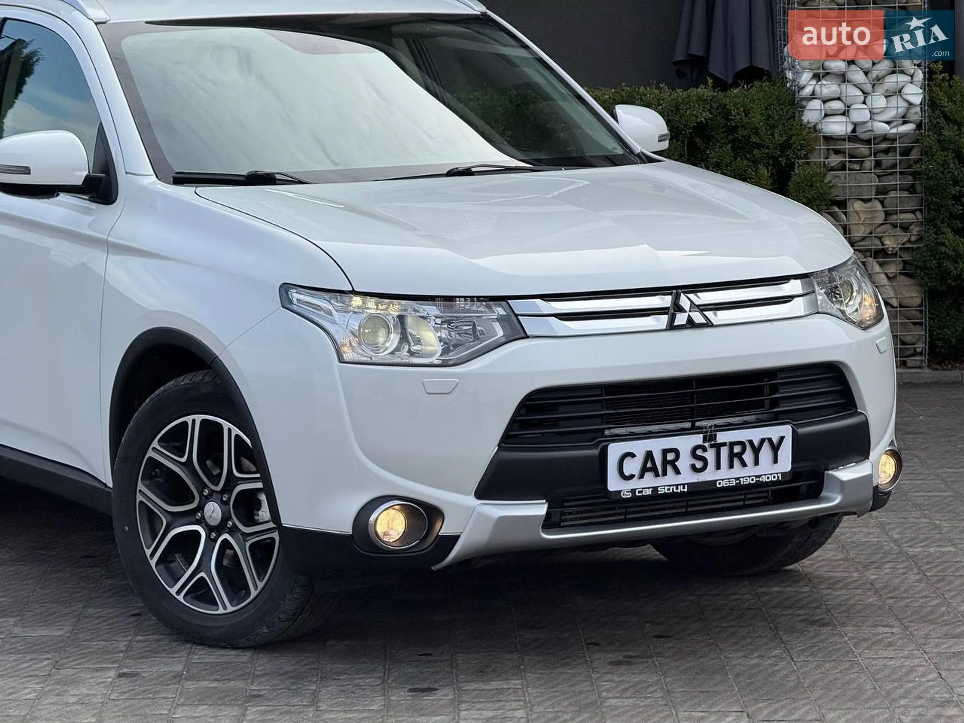 2014 Mitsubishi Outlander - мініатюра 14
