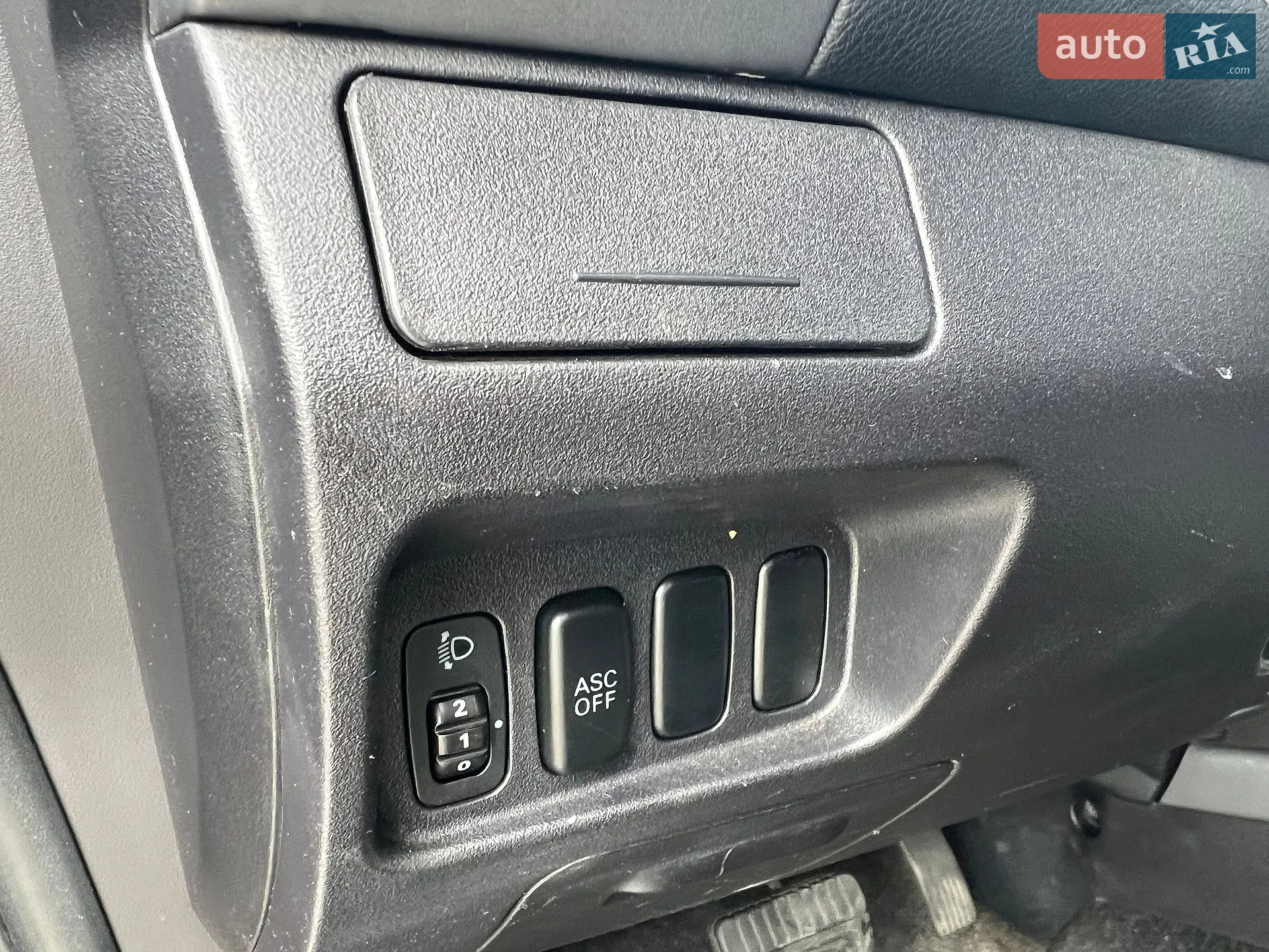 2010 Mitsubishi Outlander - мініатюра 32