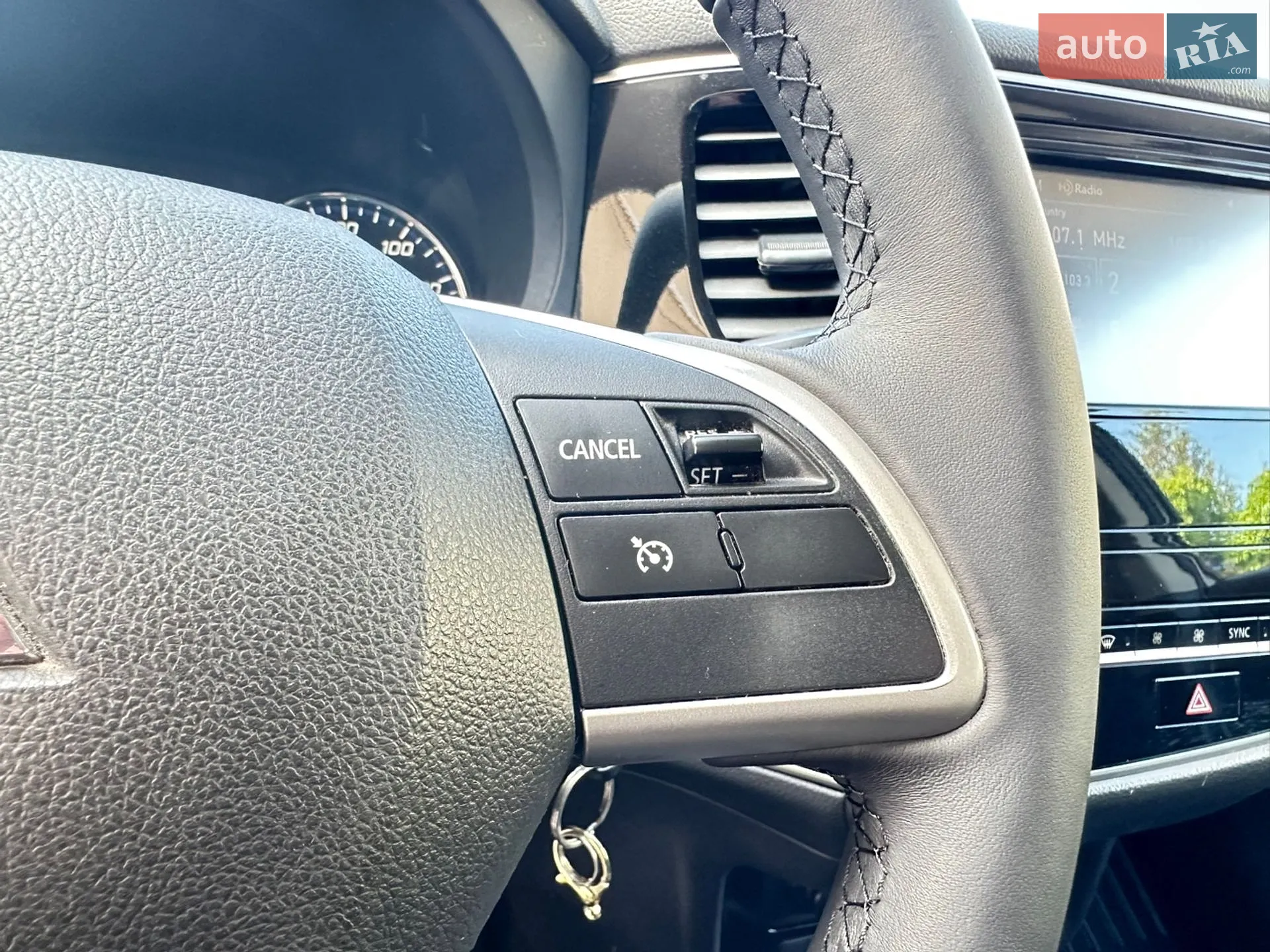 2020 Mitsubishi Outlander - мініатюра 27