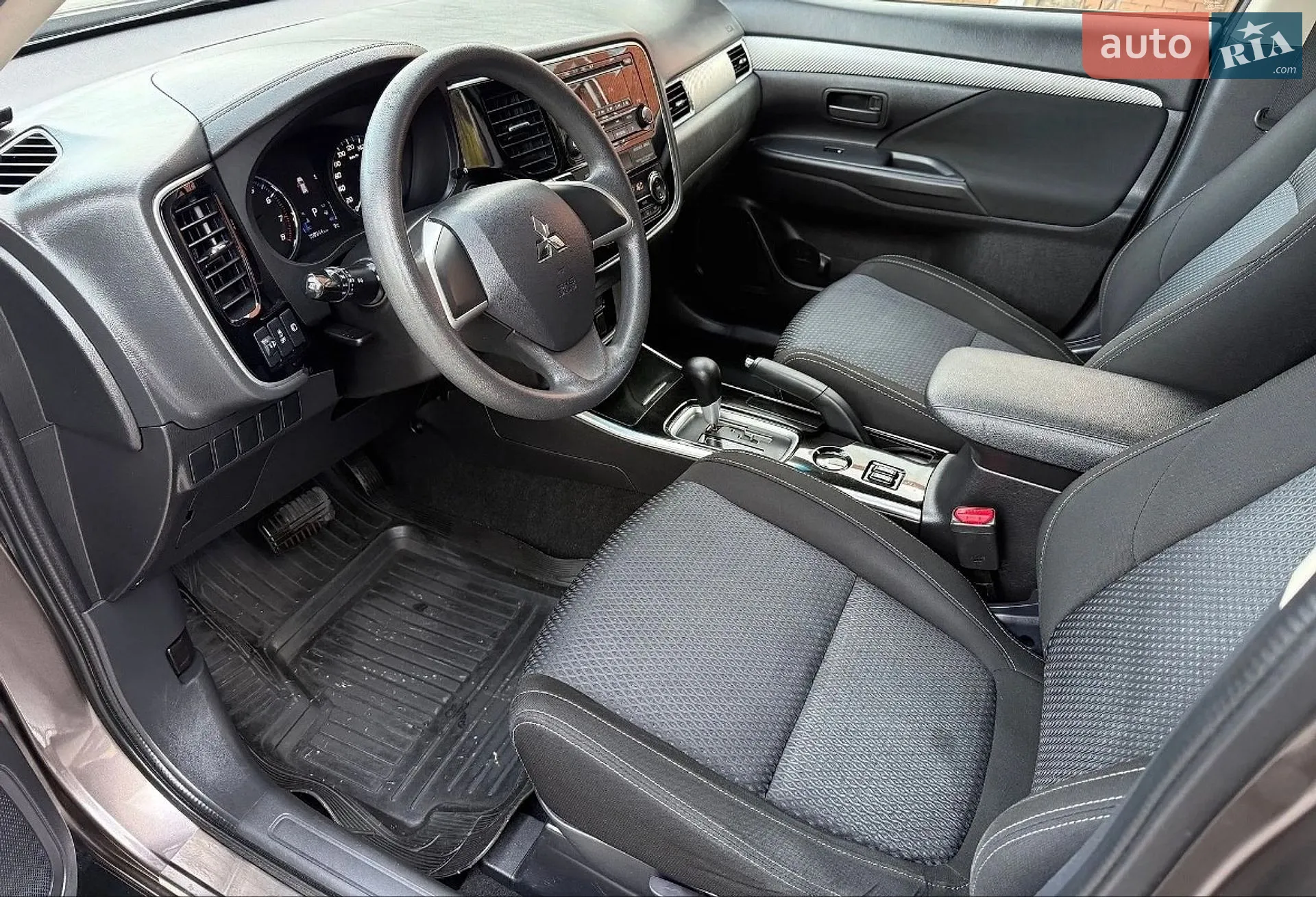 2018 Mitsubishi Outlander - мініатюра 16