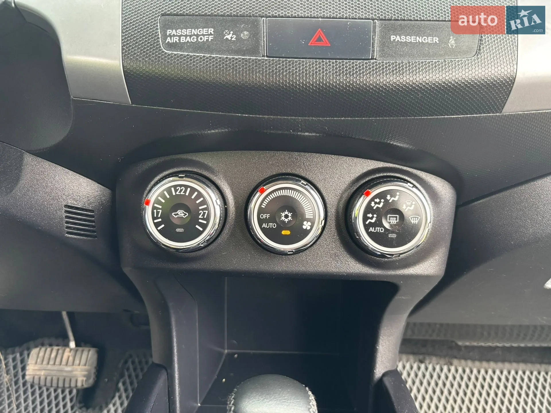 2010 Mitsubishi Outlander - мініатюра 24