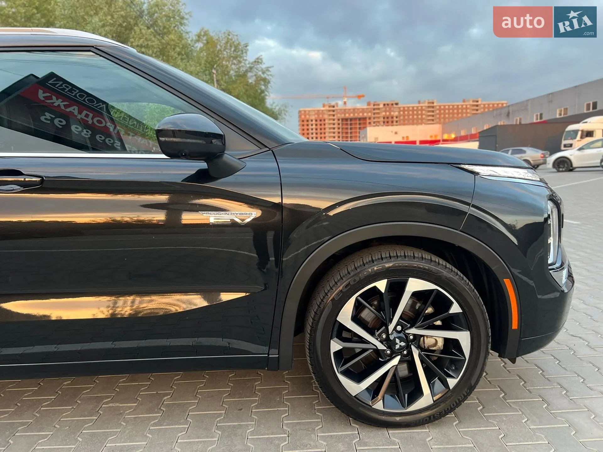 2023 Mitsubishi Outlander - мініатюра 24