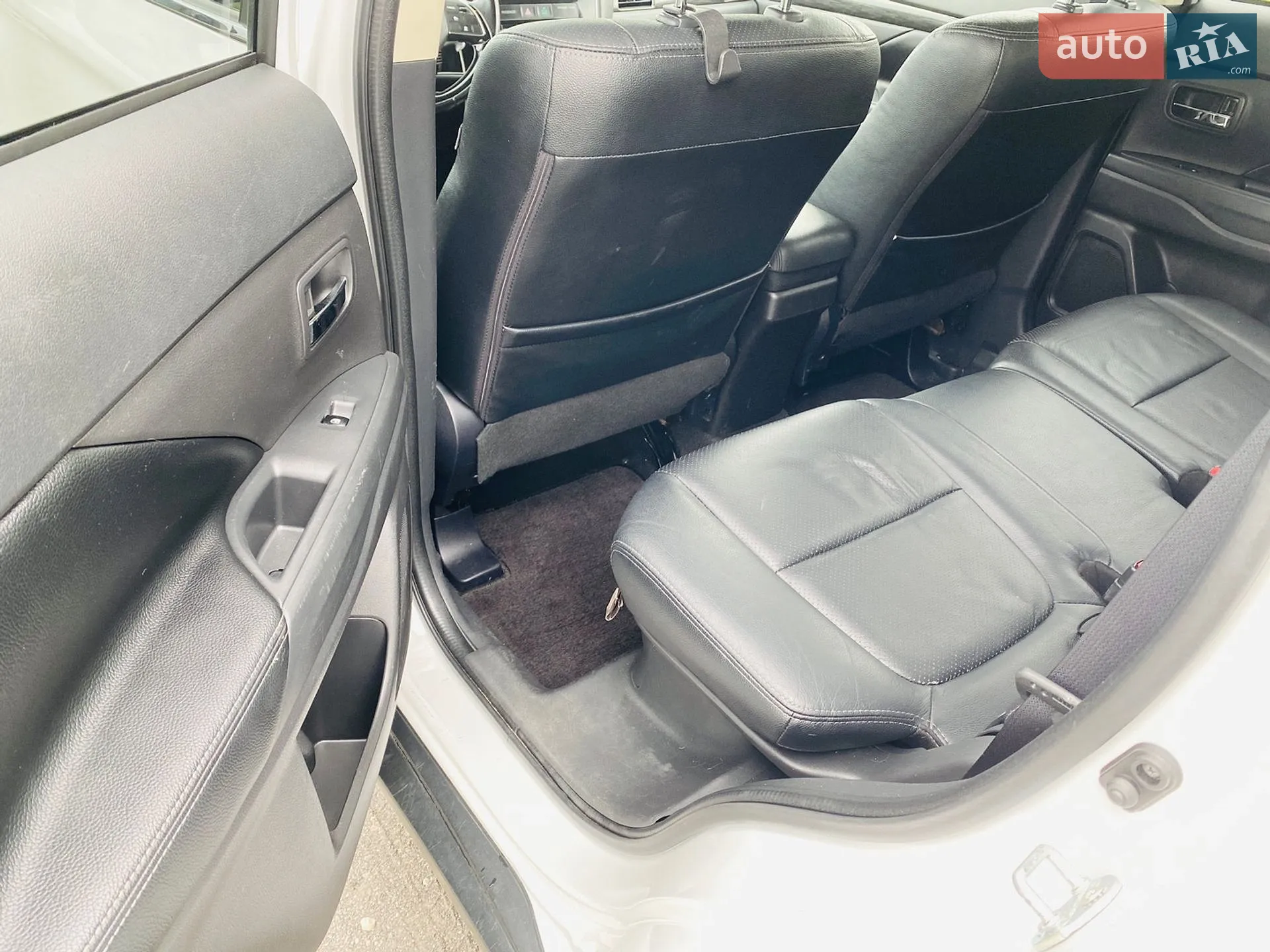 2015 Mitsubishi Outlander - мініатюра 10