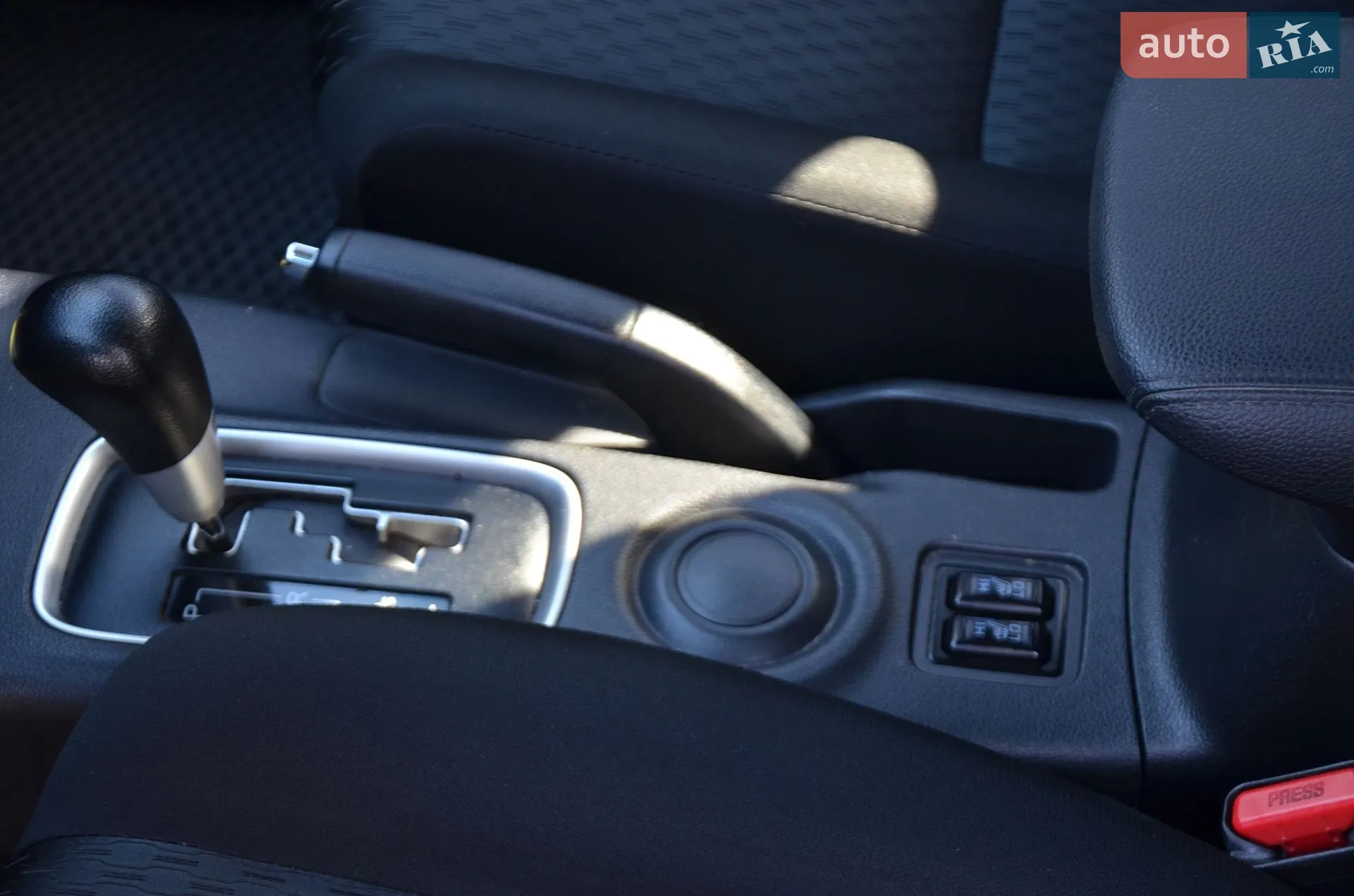 2014 Mitsubishi Outlander - мініатюра 8
