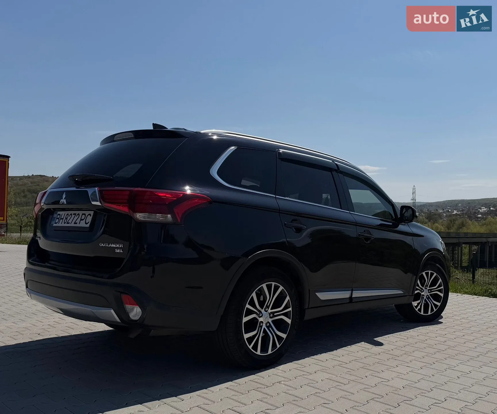 2017 Mitsubishi Outlander - мініатюра 14