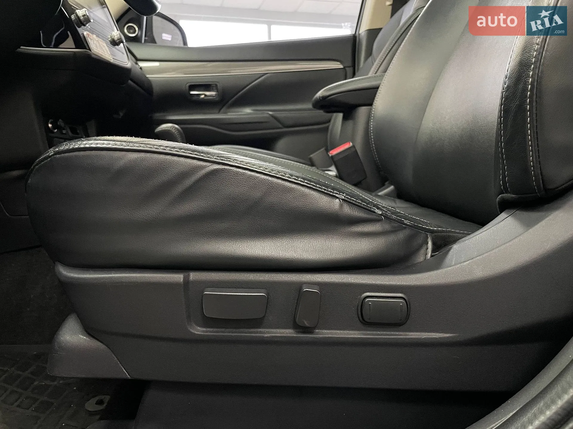 2020 Mitsubishi Outlander - мініатюра 22