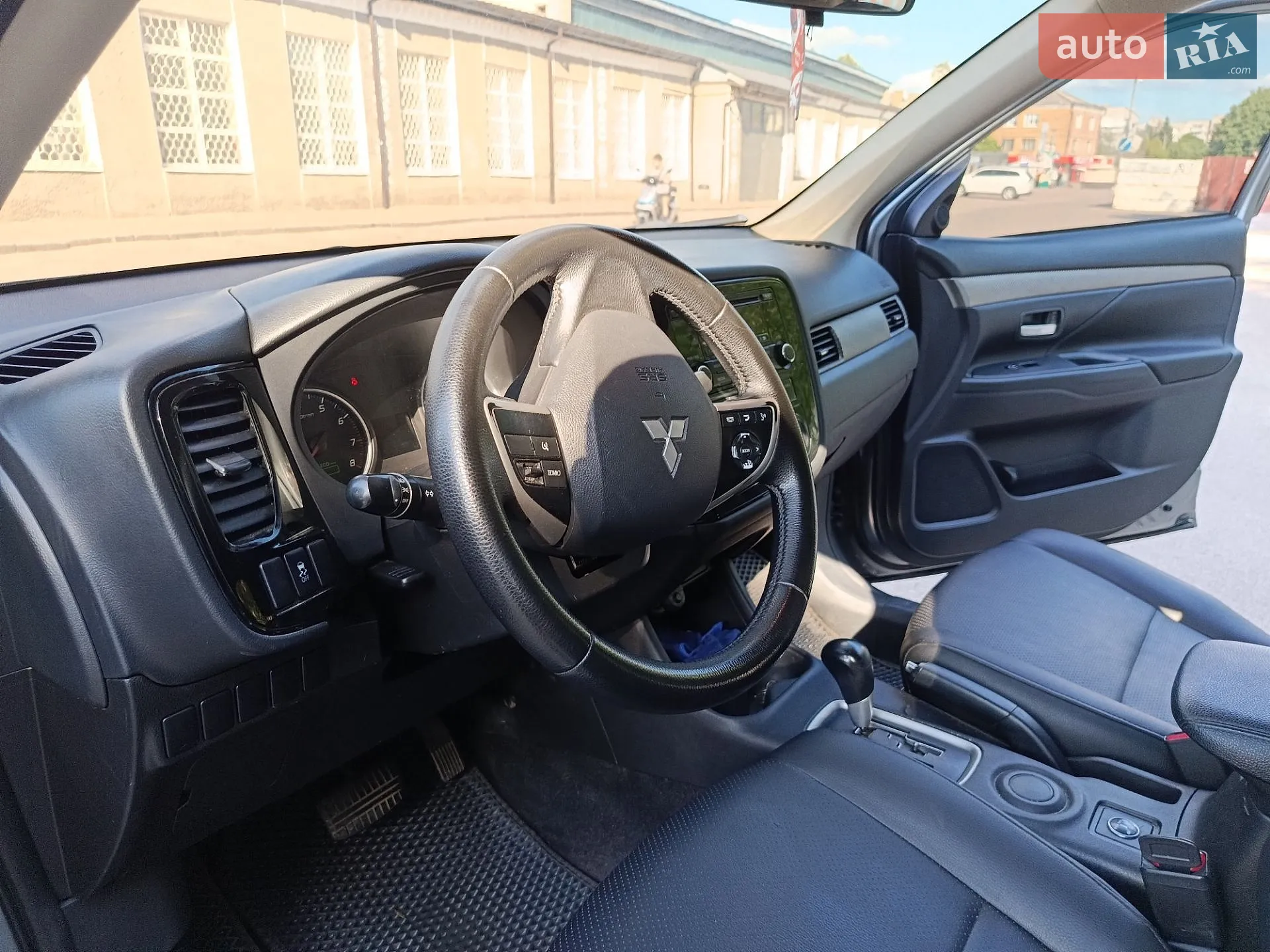 2013 Mitsubishi Outlander - мініатюра 12