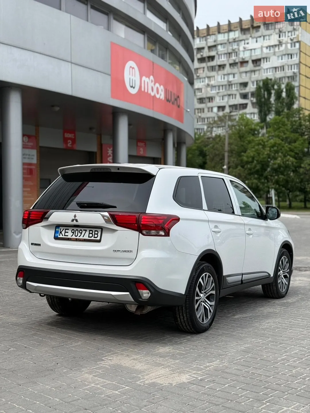 2016 Mitsubishi Outlander - мініатюра 2