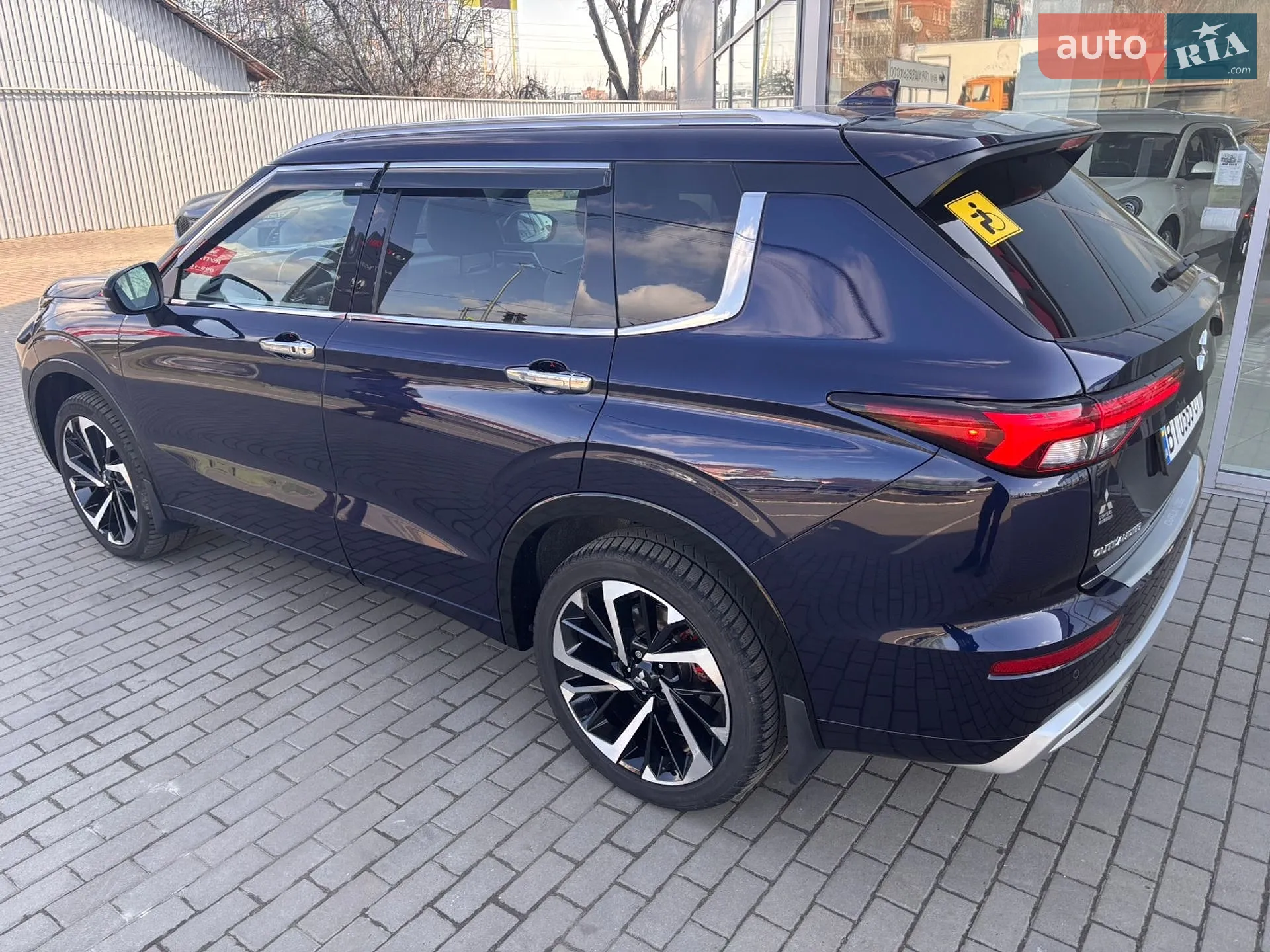 2022 Mitsubishi Outlander - мініатюра 7