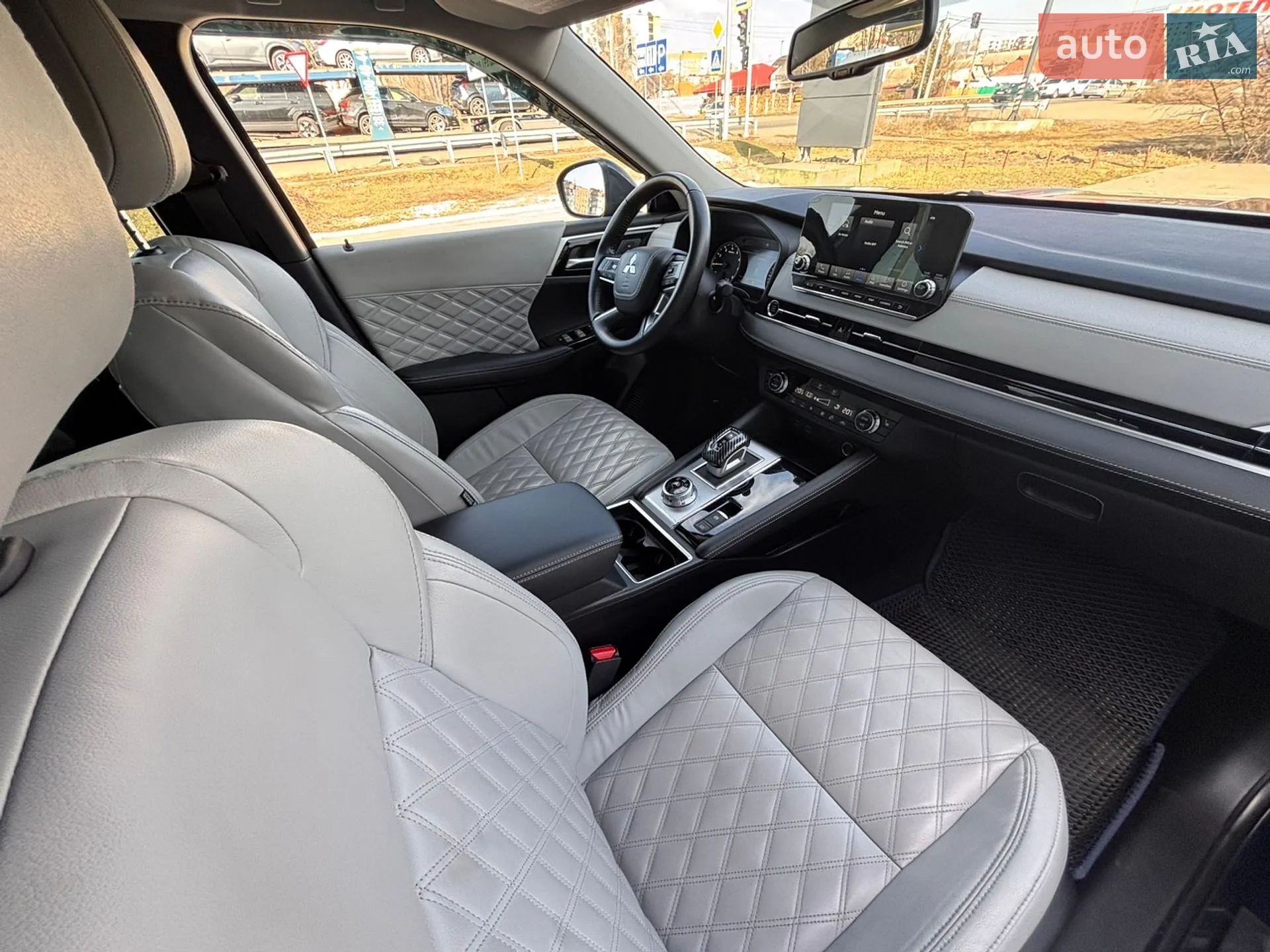 2022 Mitsubishi Outlander - мініатюра 27