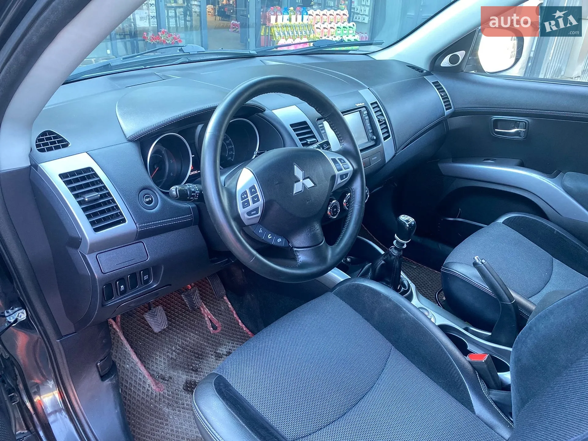 2010 Mitsubishi Outlander - мініатюра 12