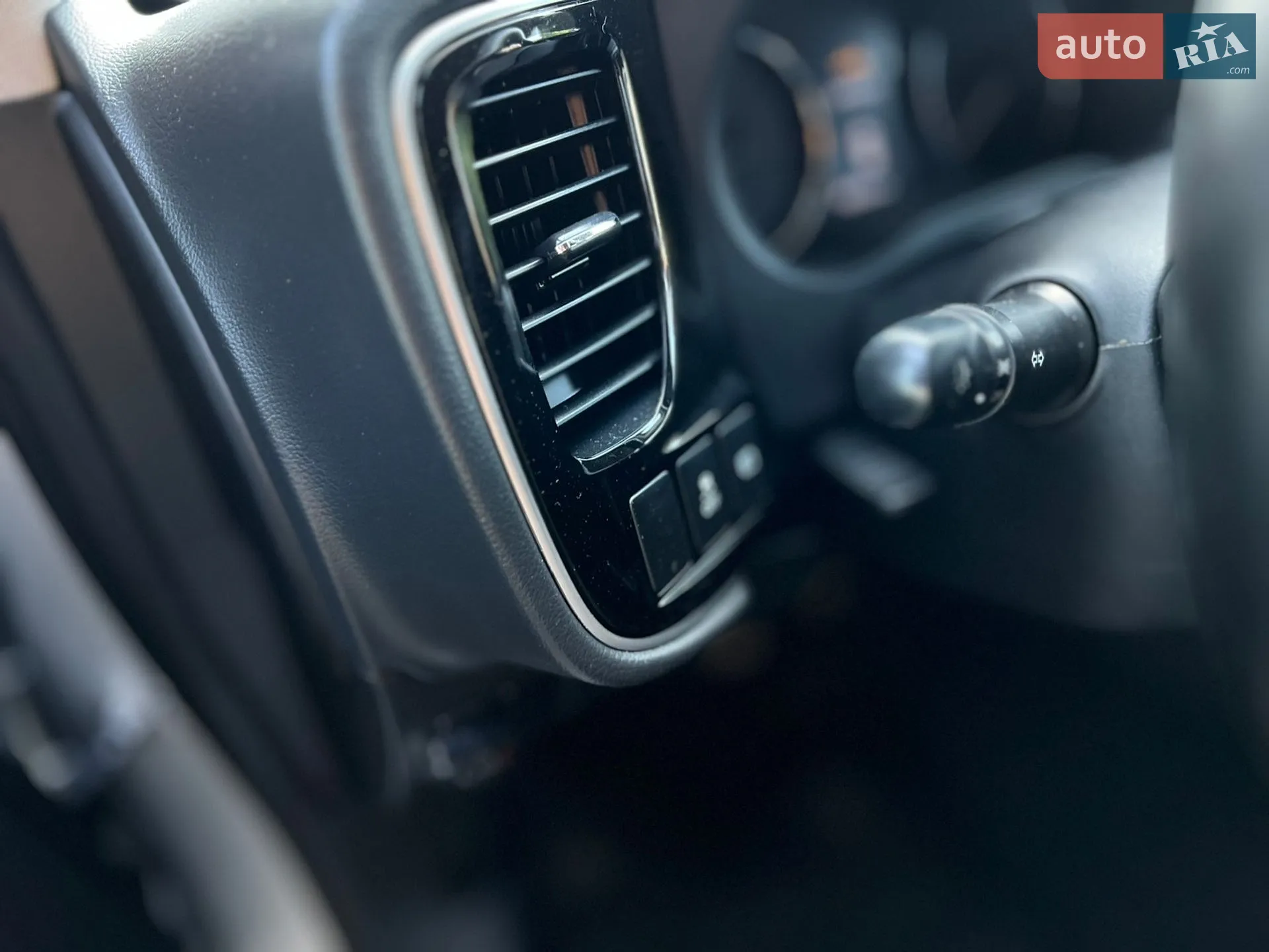 2018 Mitsubishi Outlander - мініатюра 19