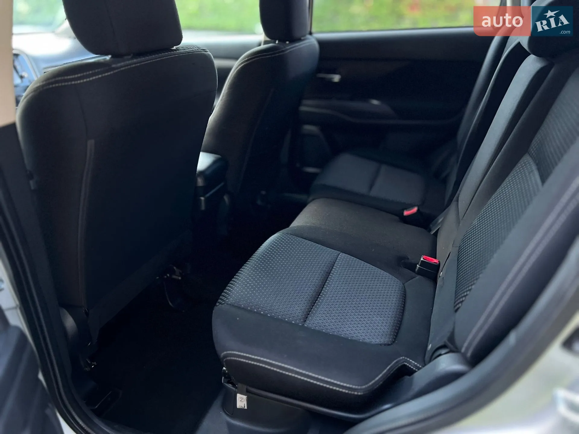 2018 Mitsubishi Outlander - мініатюра 28