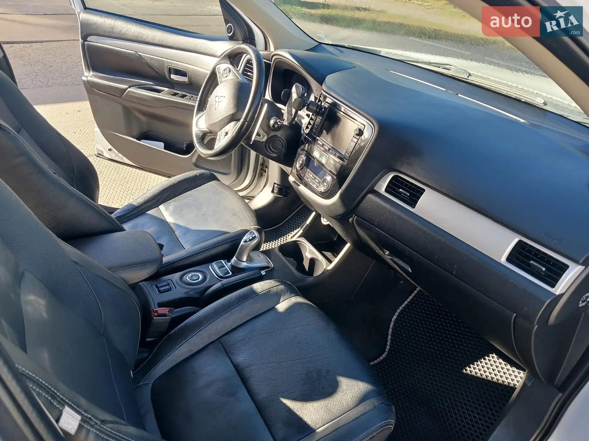 2014 Mitsubishi Outlander - мініатюра 8