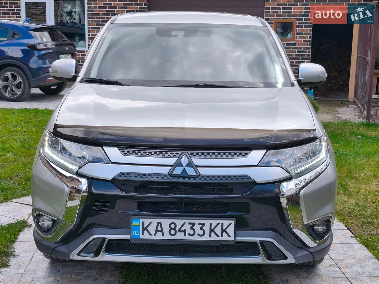 2020 Mitsubishi Outlander - мініатюра 27