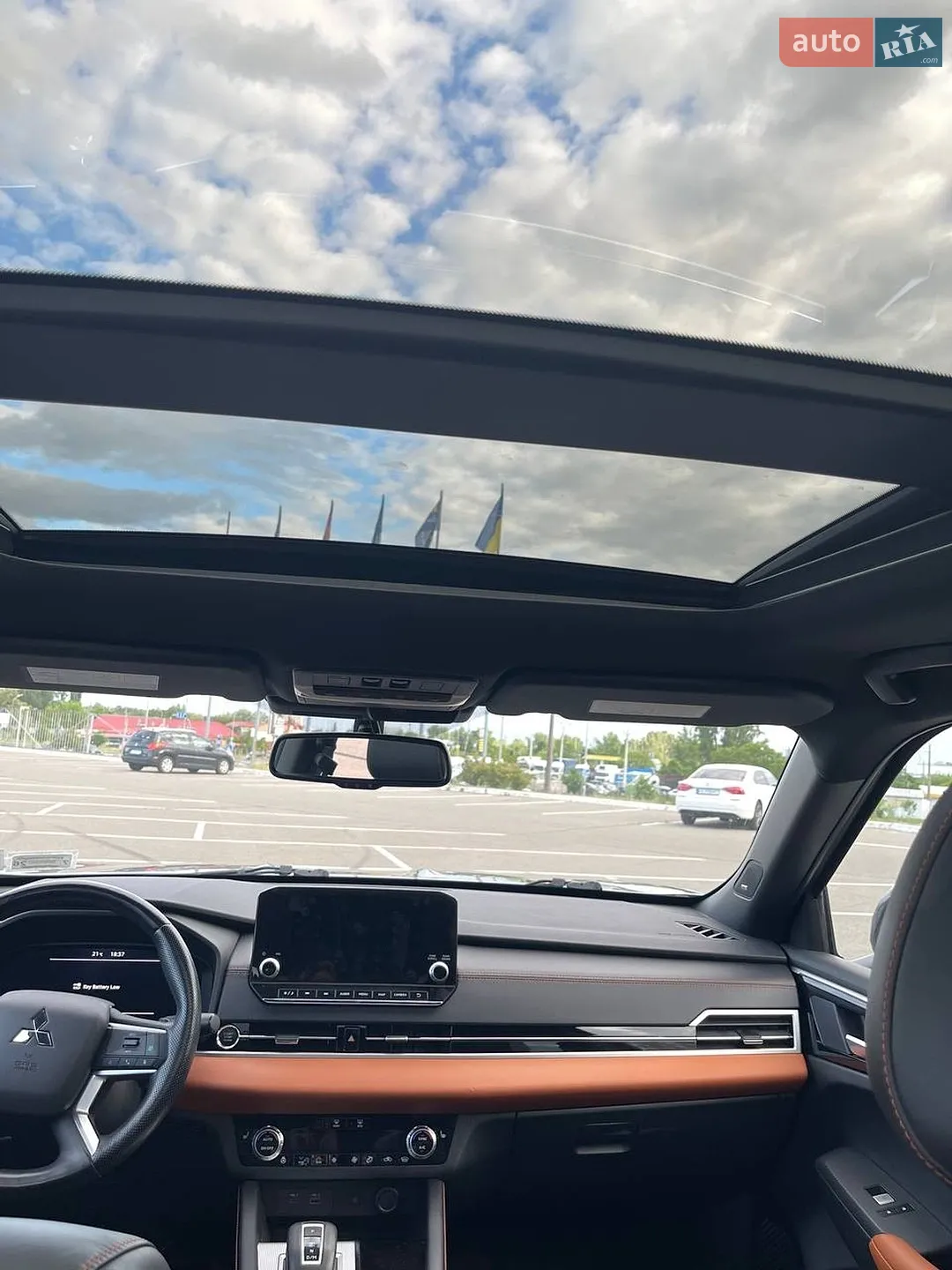 2021 Mitsubishi Outlander - мініатюра 6