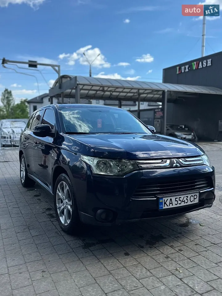 2012 Mitsubishi Outlander - мініатюра 16