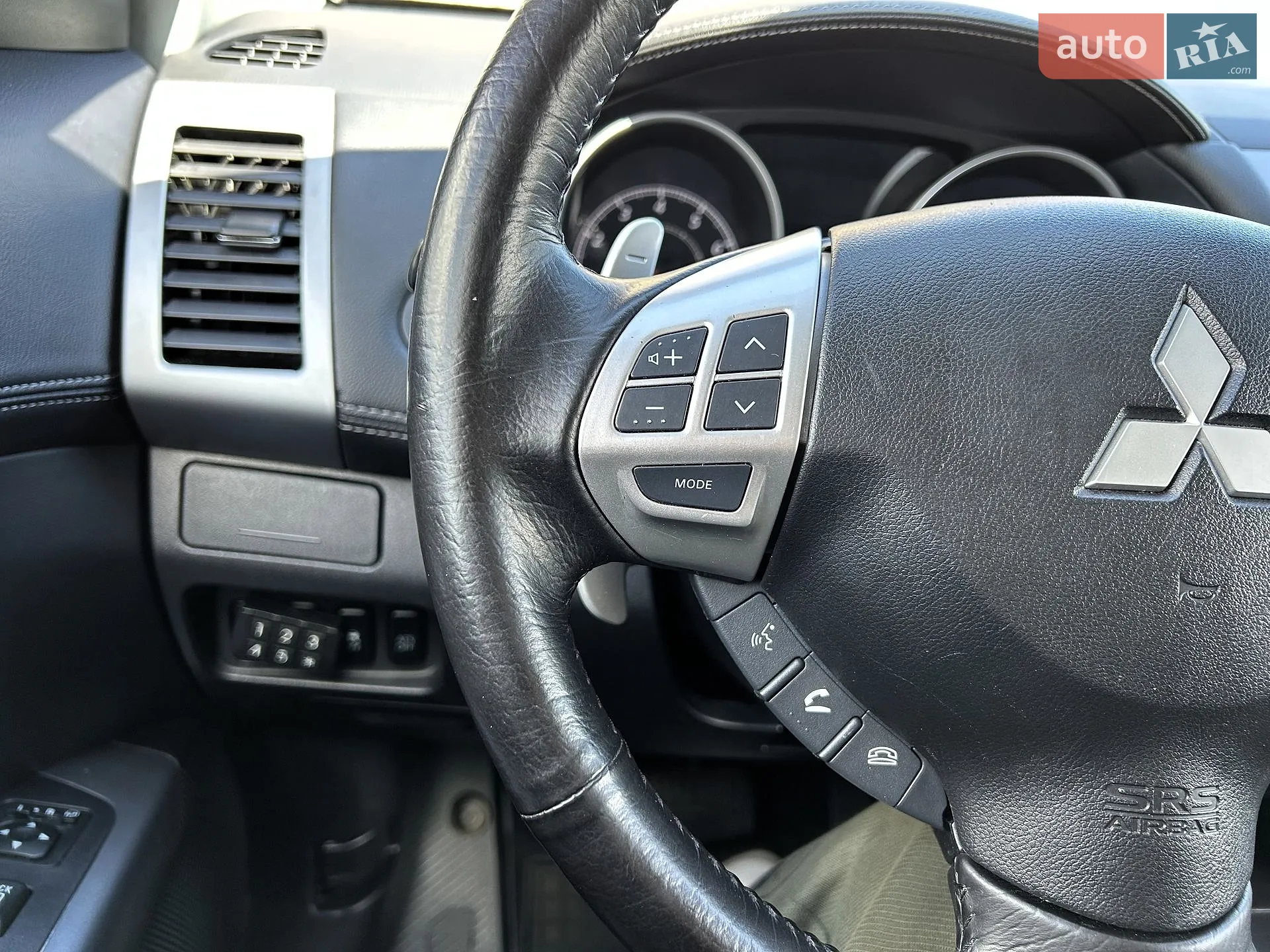 2011 Mitsubishi Outlander - мініатюра 46