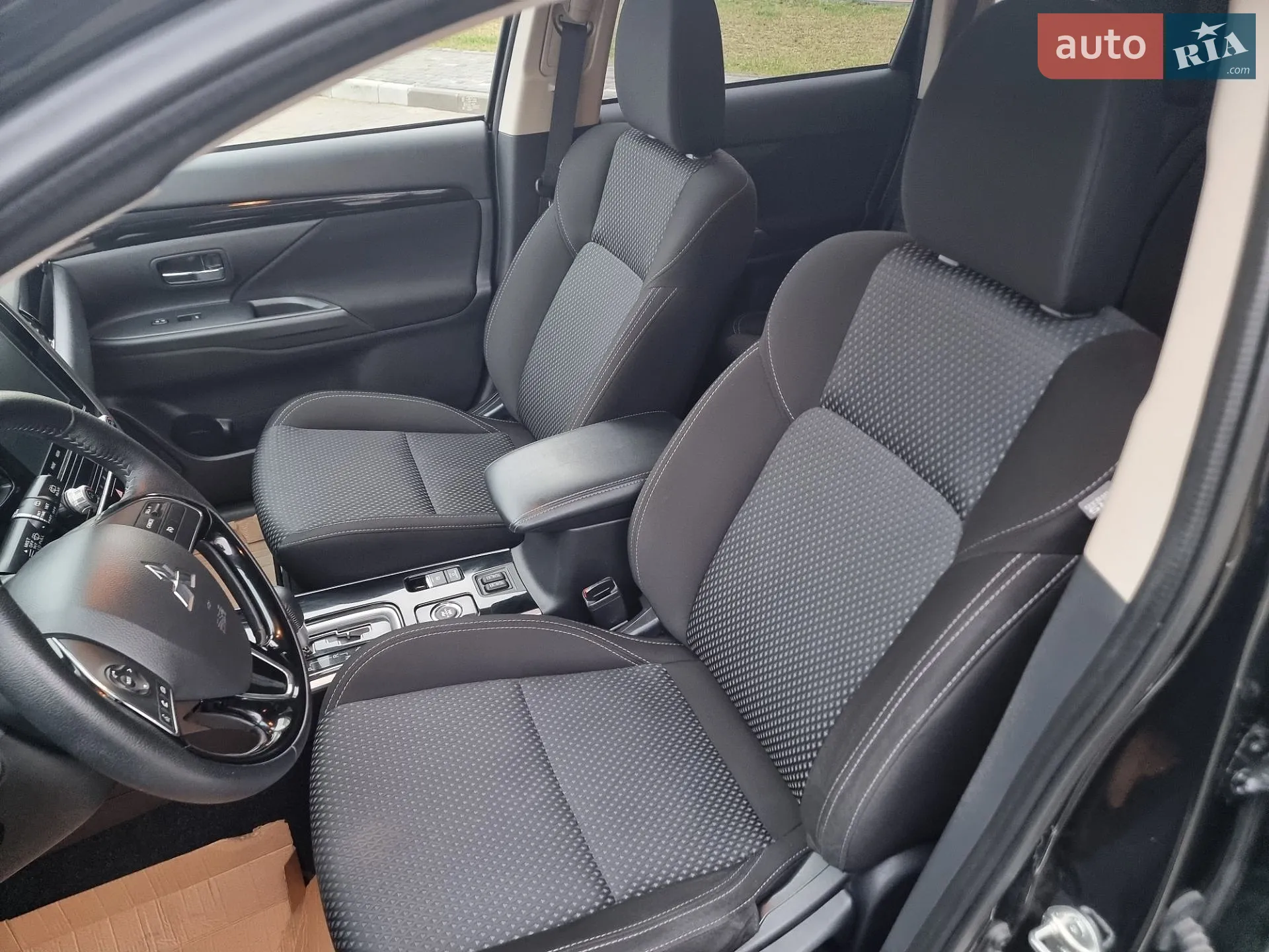2020 Mitsubishi Outlander - мініатюра 30