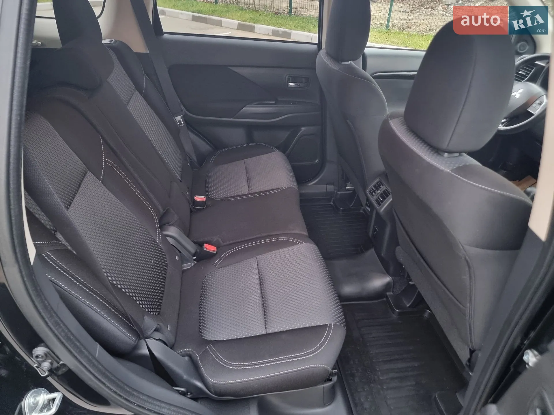 2020 Mitsubishi Outlander - мініатюра 40