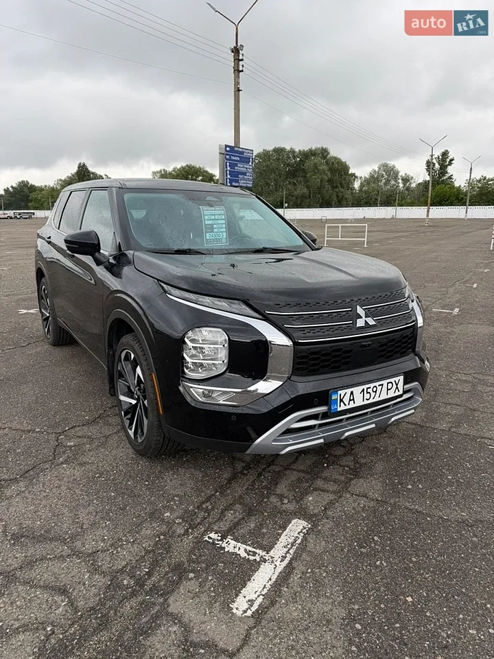 2022 Mitsubishi Outlander - мініатюра 19