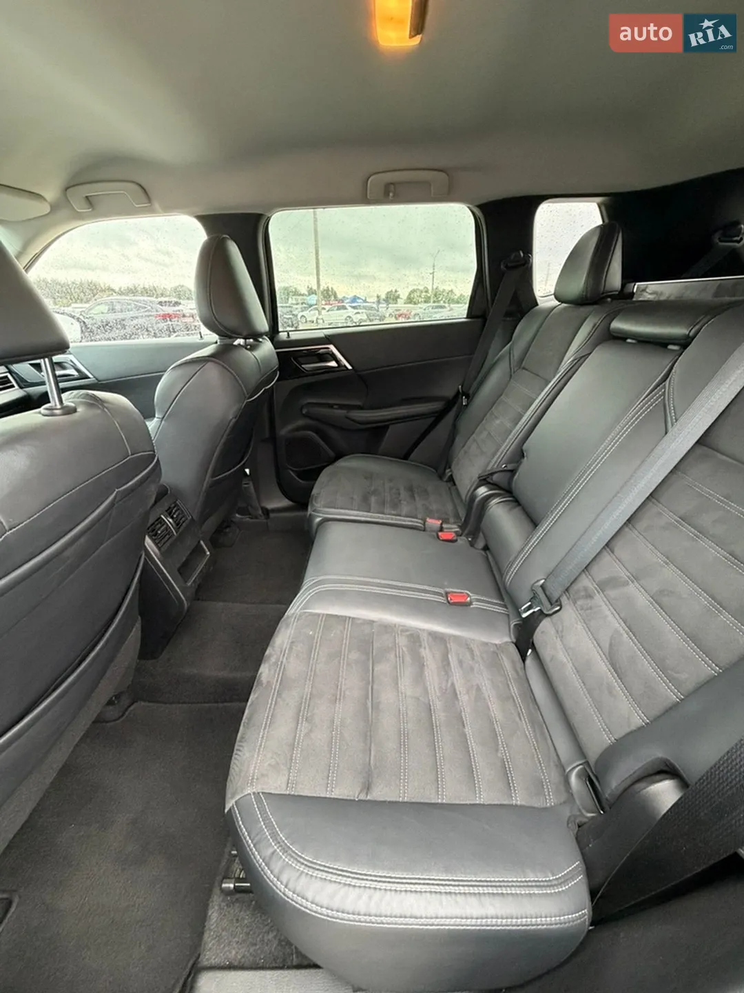 2021 Mitsubishi Outlander - мініатюра 14