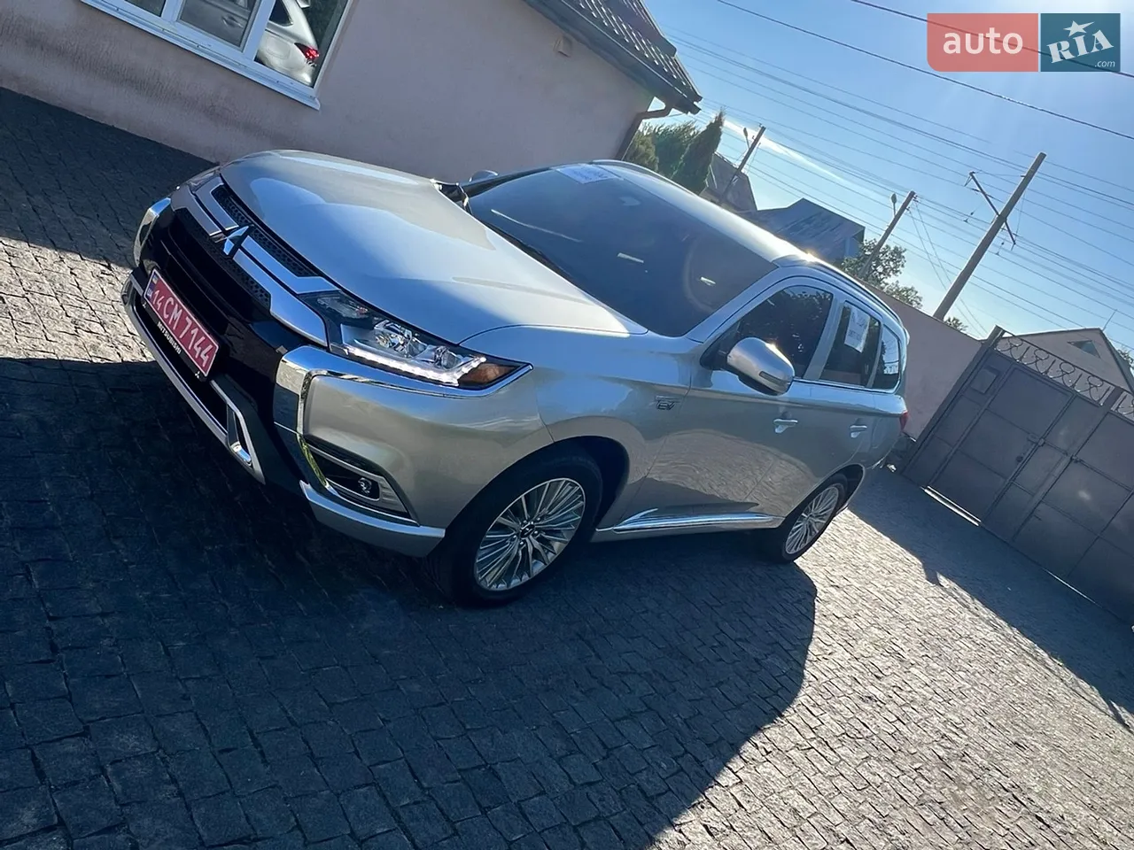 Mitsubishi Outlander 2021 photo 2