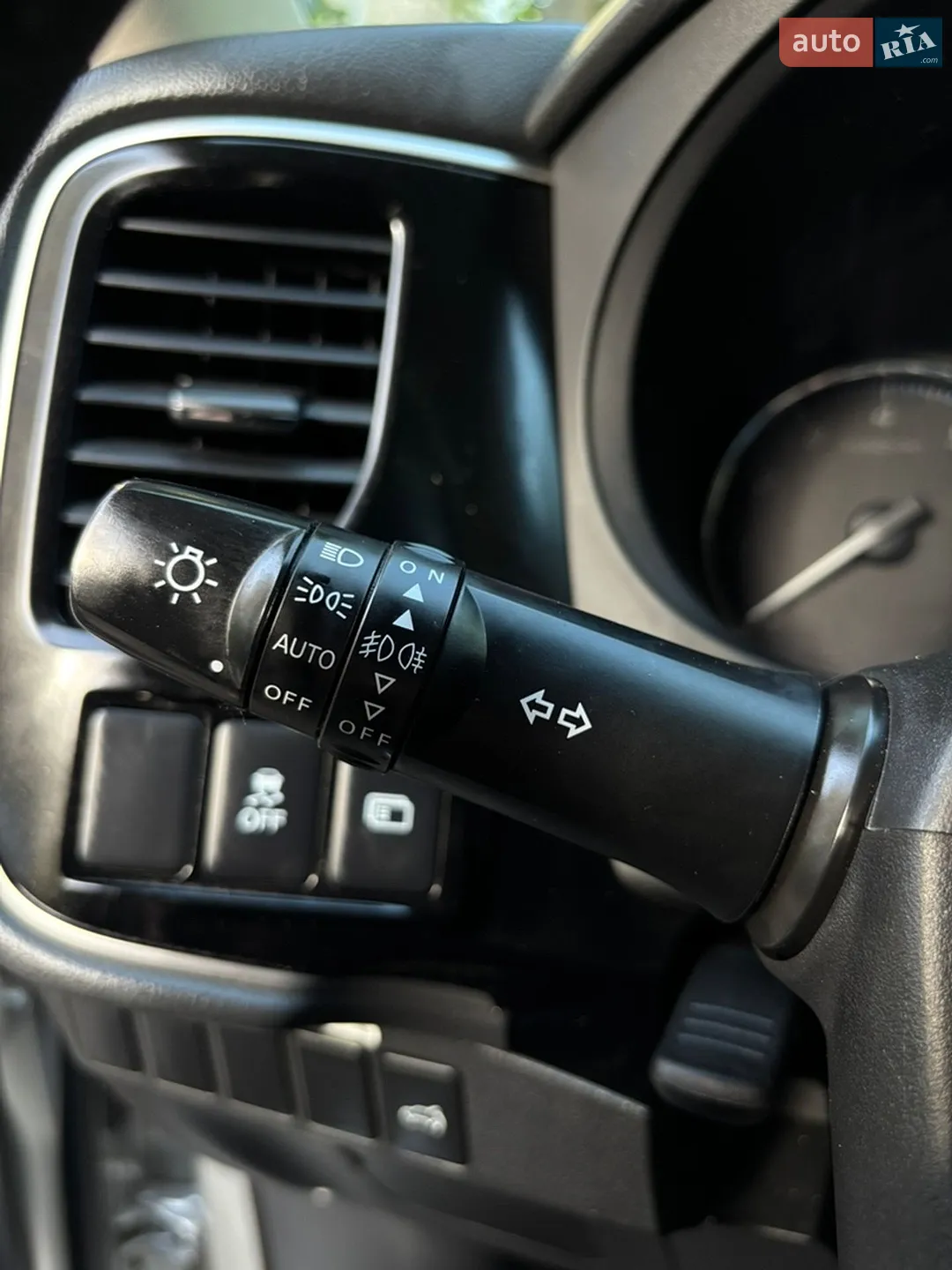 2018 Mitsubishi Outlander - мініатюра 19