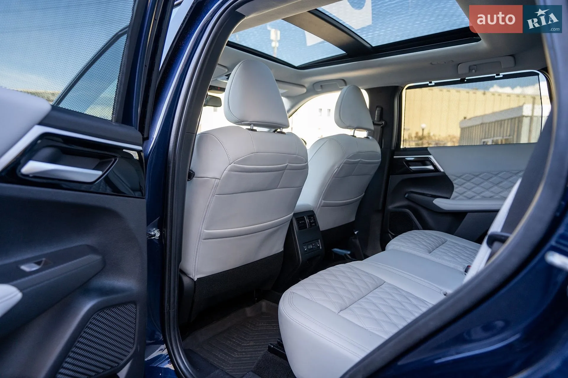 2023 Mitsubishi Outlander - мініатюра 29