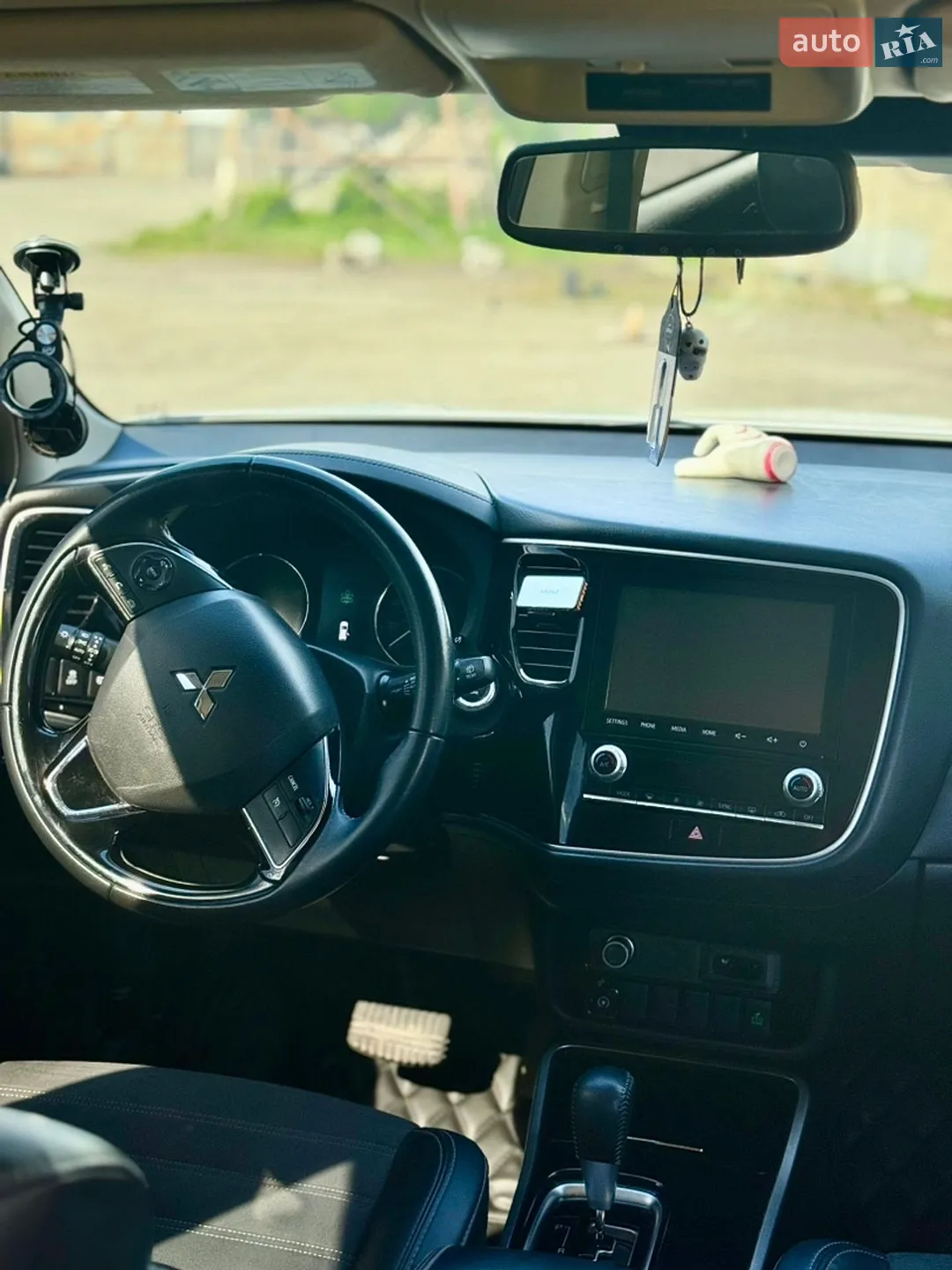 2020 Mitsubishi Outlander - мініатюра 12