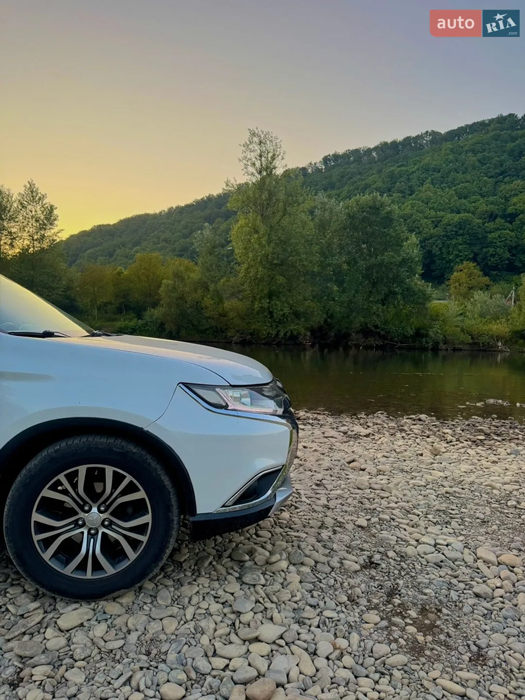 2016 Mitsubishi Outlander - мініатюра 16